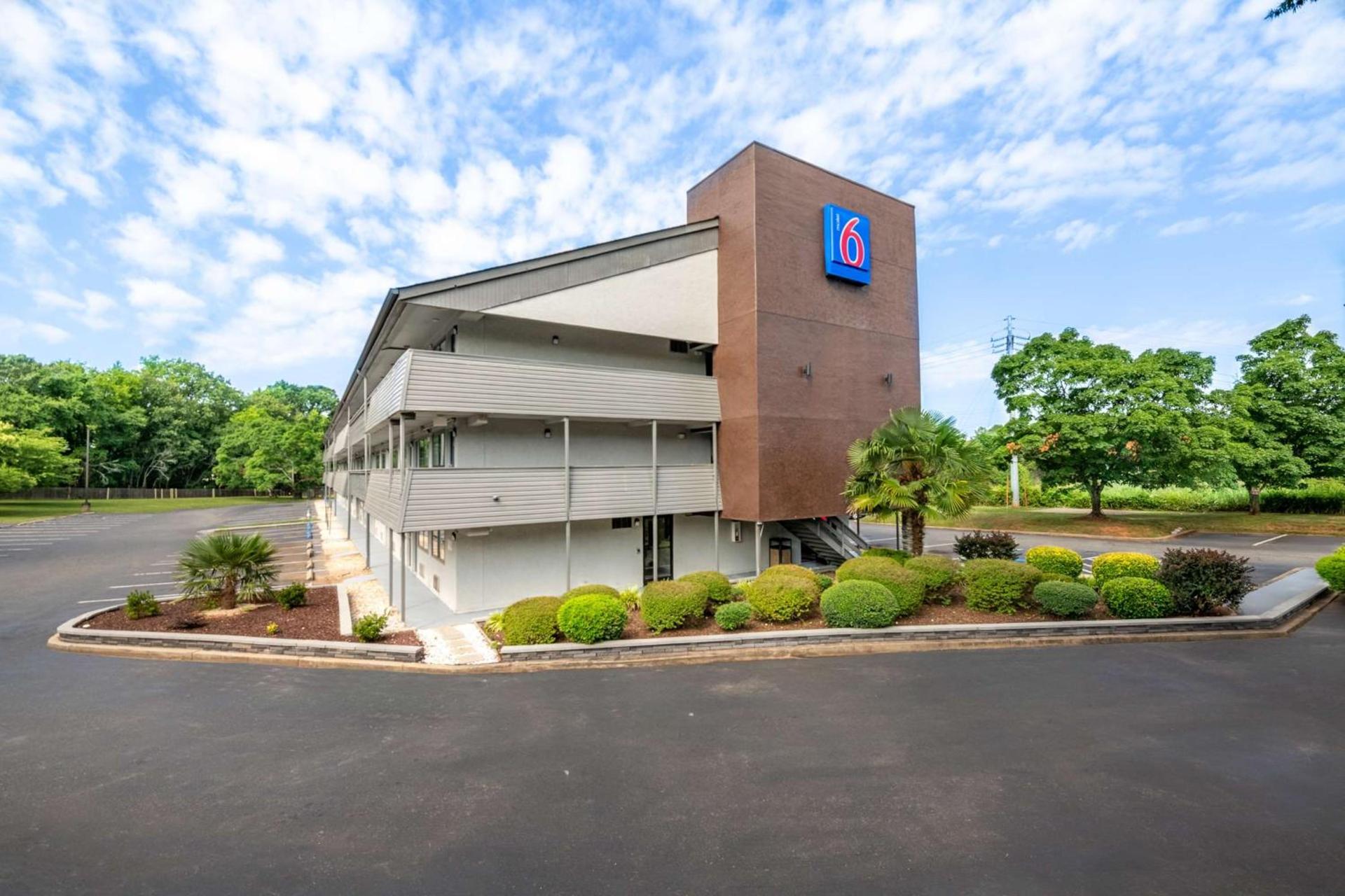 Motel 6-Charlotte, NC - Coliseum photo 1