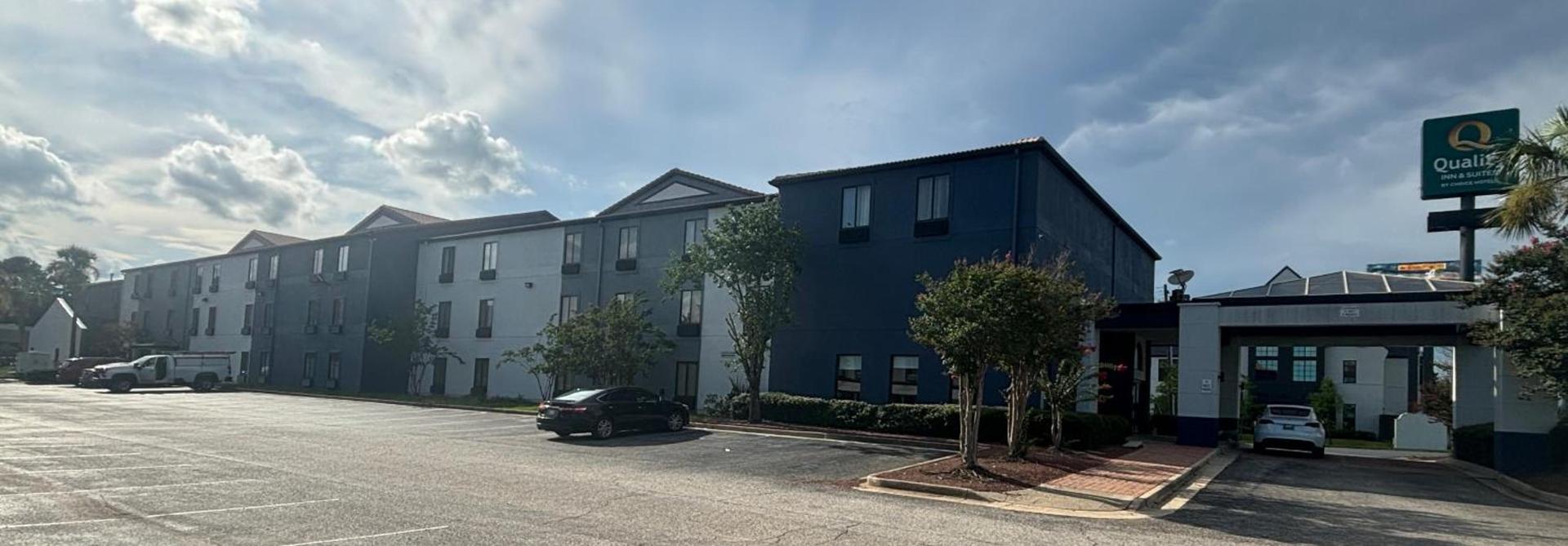 Quality Inn & Suites at Airport Blvd I-65 photo 49