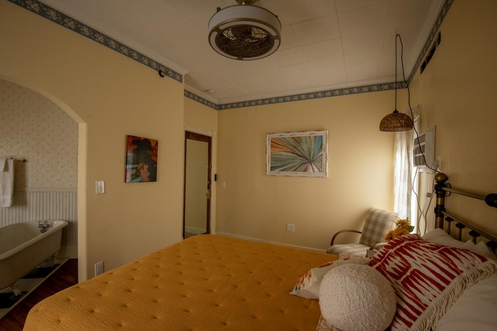 The Boho Buffalo Inn photo 40