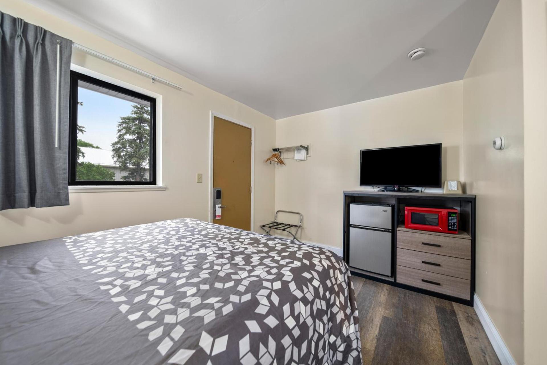 Kingsway Inn photo 20