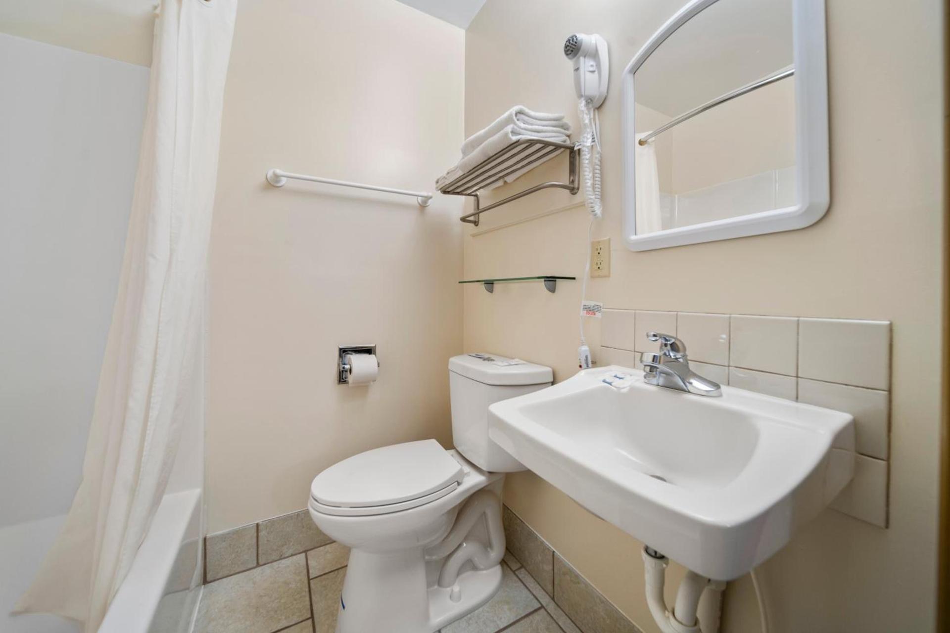 Kingsway Inn photo 19