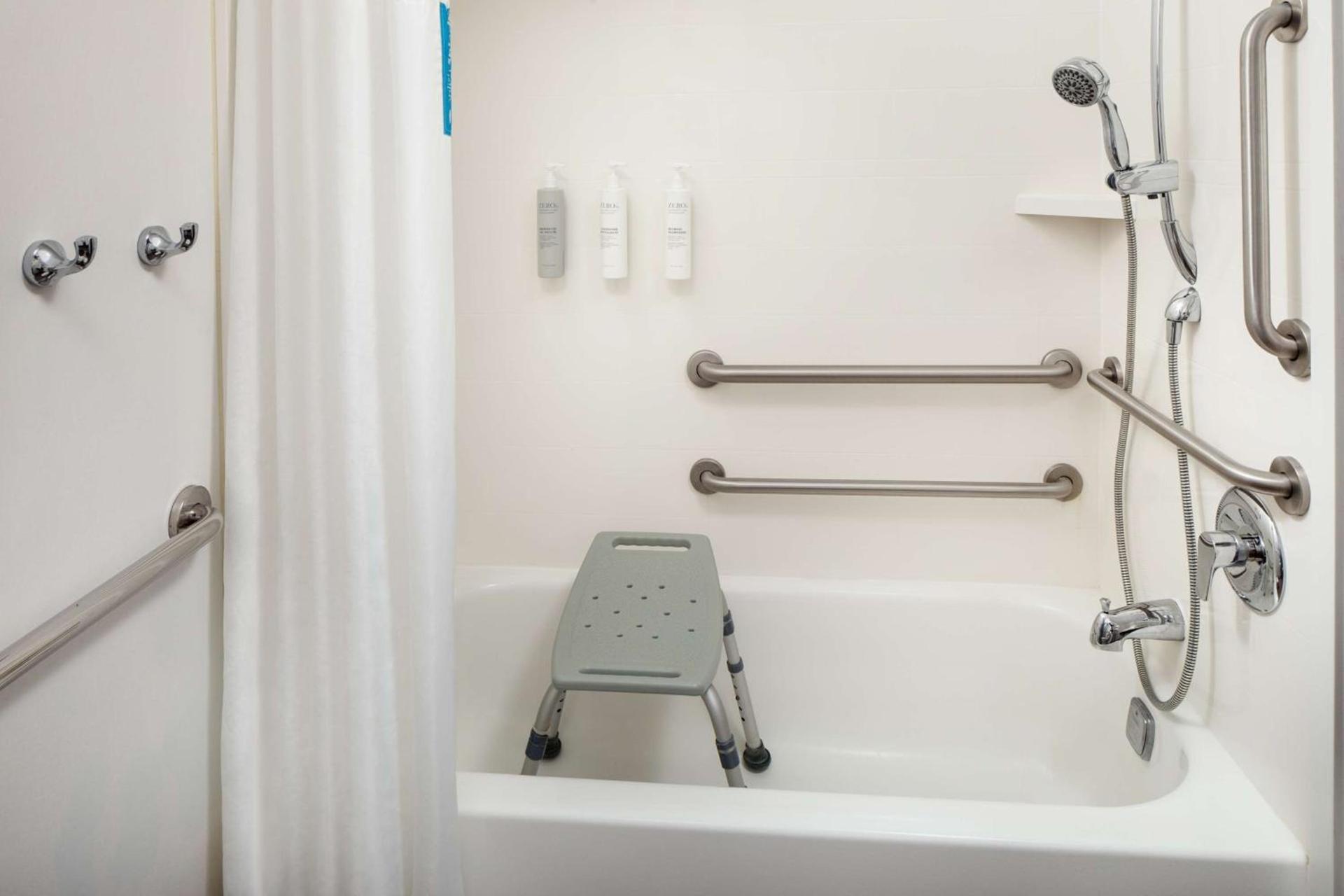 Hampton Inn Atlanta-Northlake photo 11