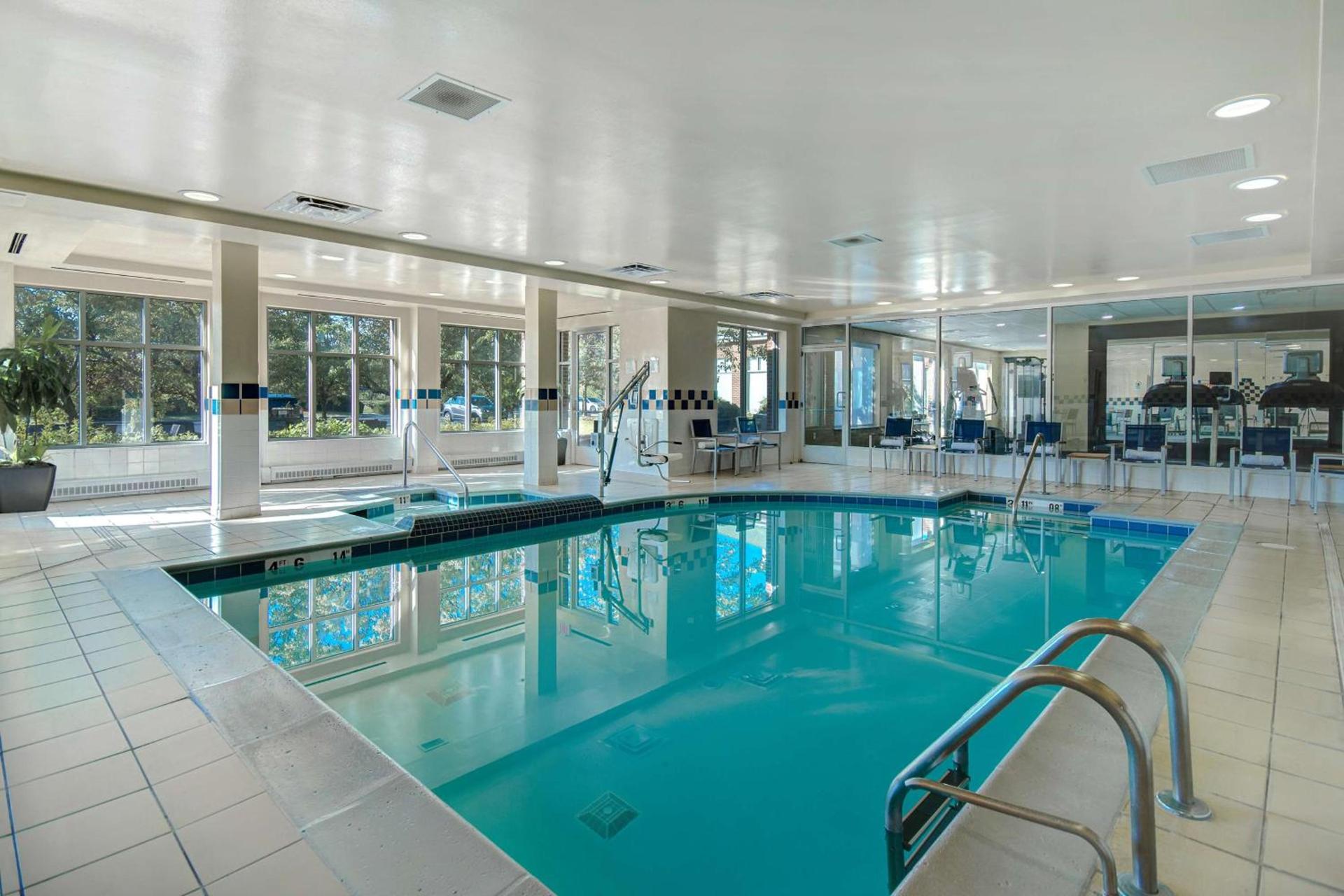 Hilton Garden Inn Detroit Metro Airport photo 7