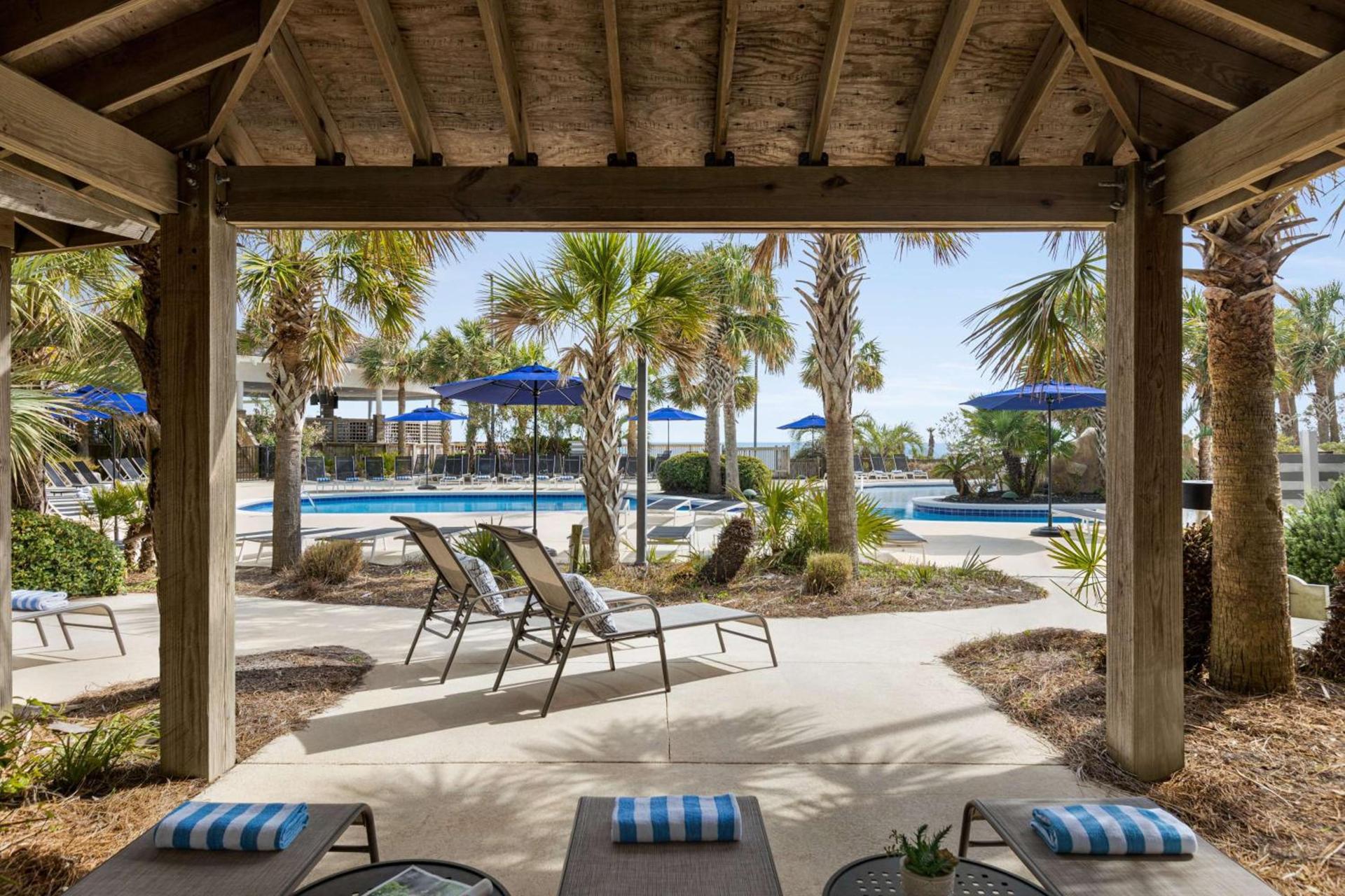 Royale Palms Condominiums photo 6