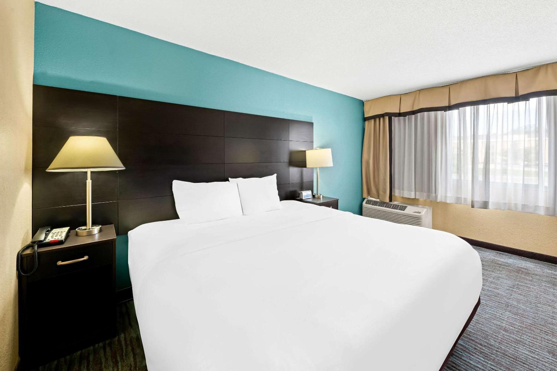 Quality Inn Dayton Airport photo 16