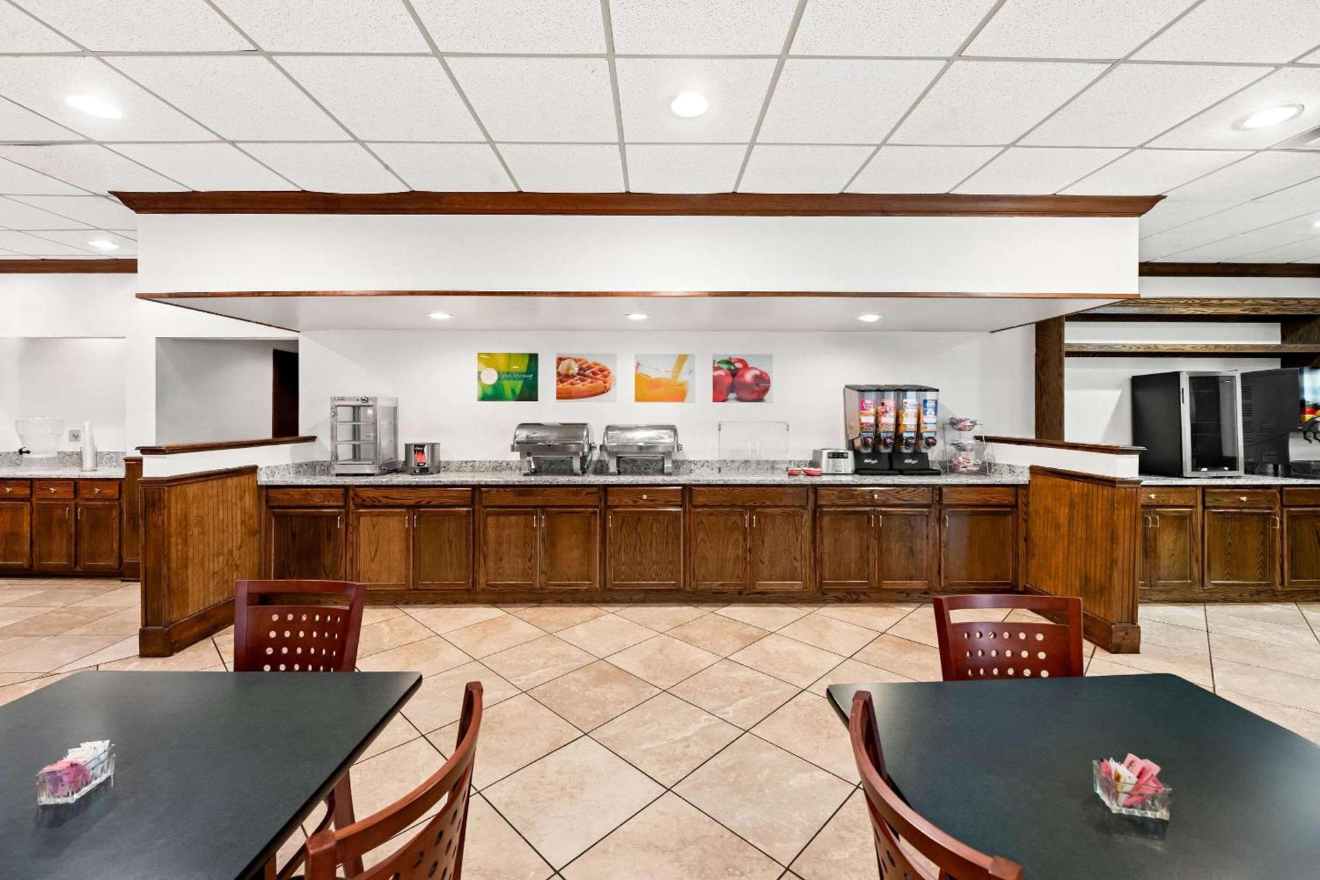 Quality Inn Dayton Airport photo 36