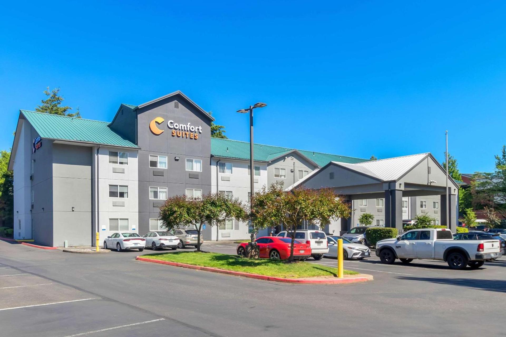Comfort Suites Portland Airport photo 1