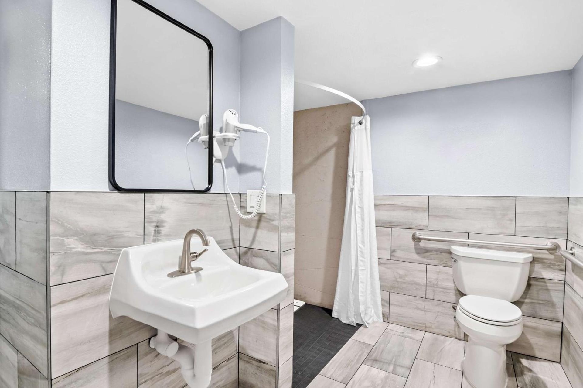SureStay Hotel by Best Western Buena Park Anaheim photo 23