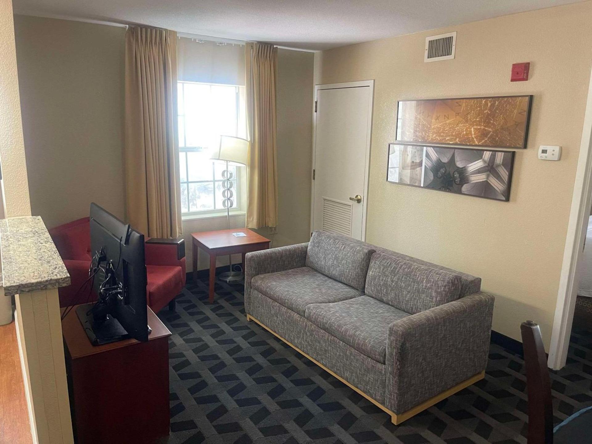 MainStay Suites Tampa Moffitt-USF photo 10
