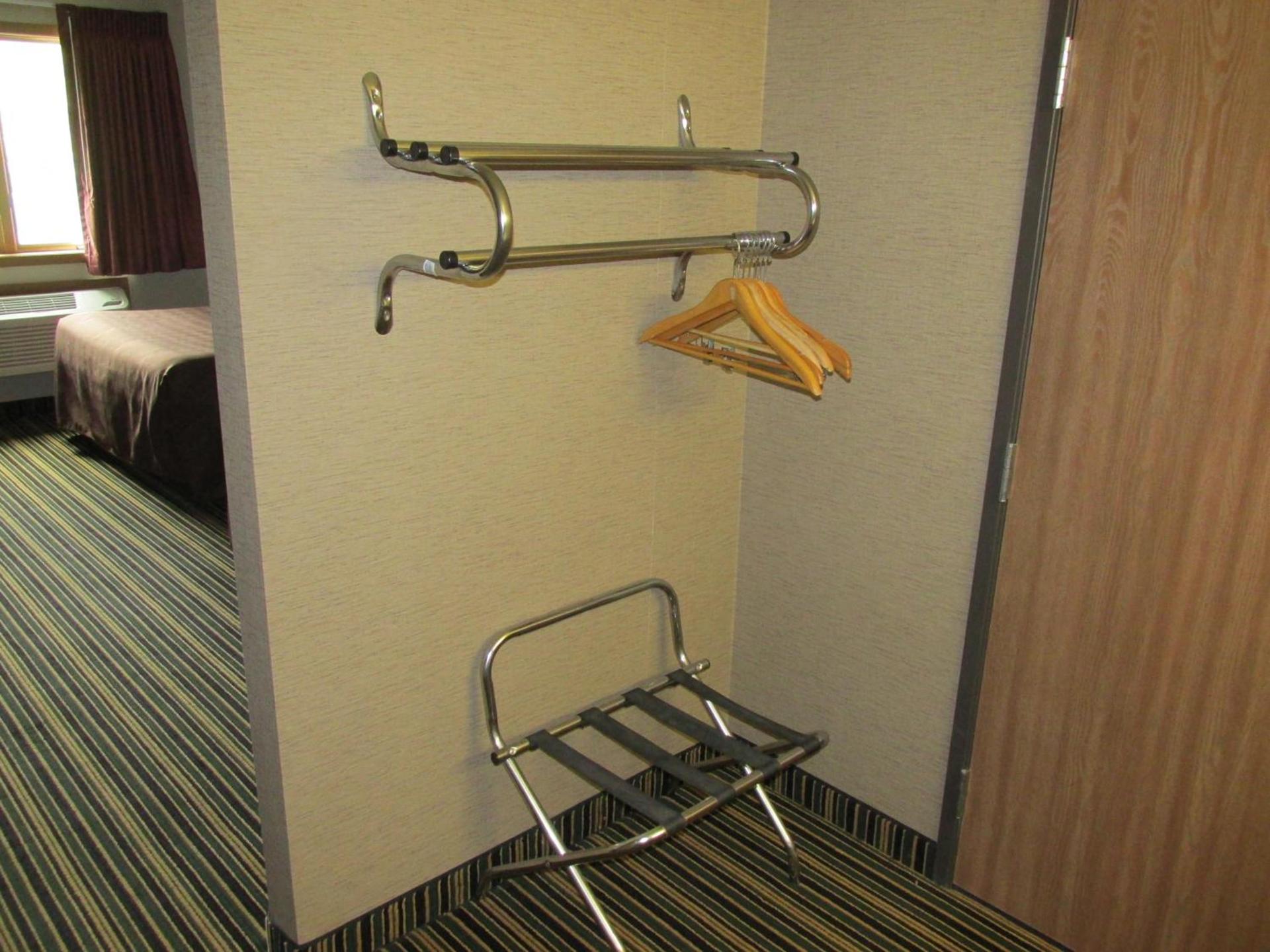 Woodfield Inn and Suites photo 4