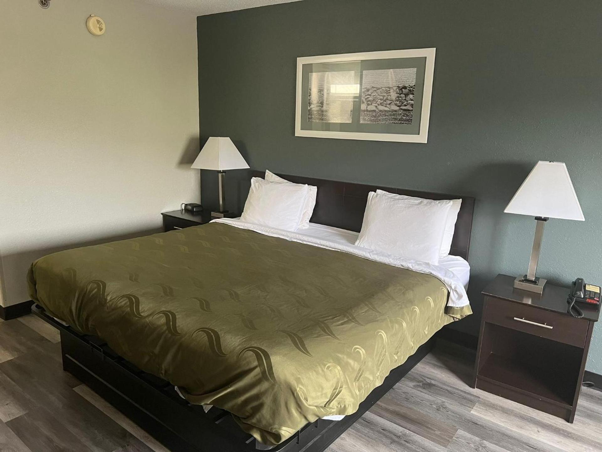 Quality Inn Columbia City near US-30 photo 11