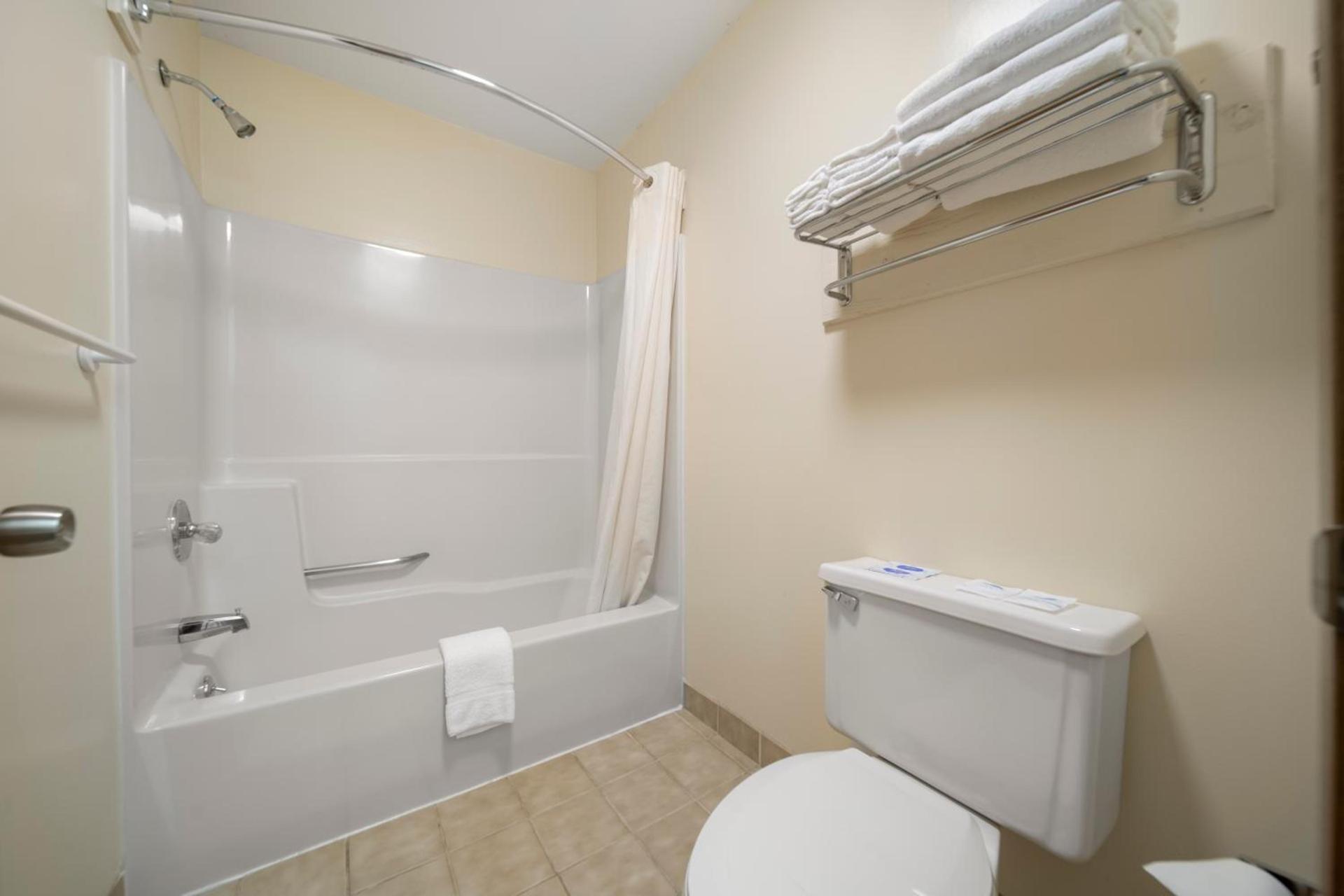 Kingsway Inn photo 29