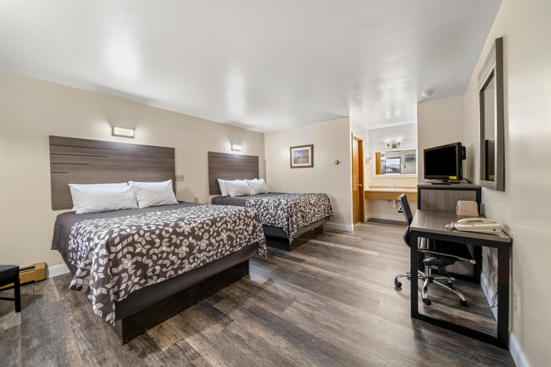 Kingsway Inn photo 34