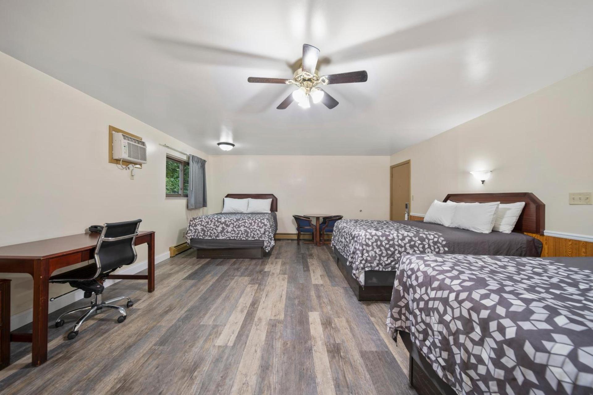 Kingsway Inn photo 48