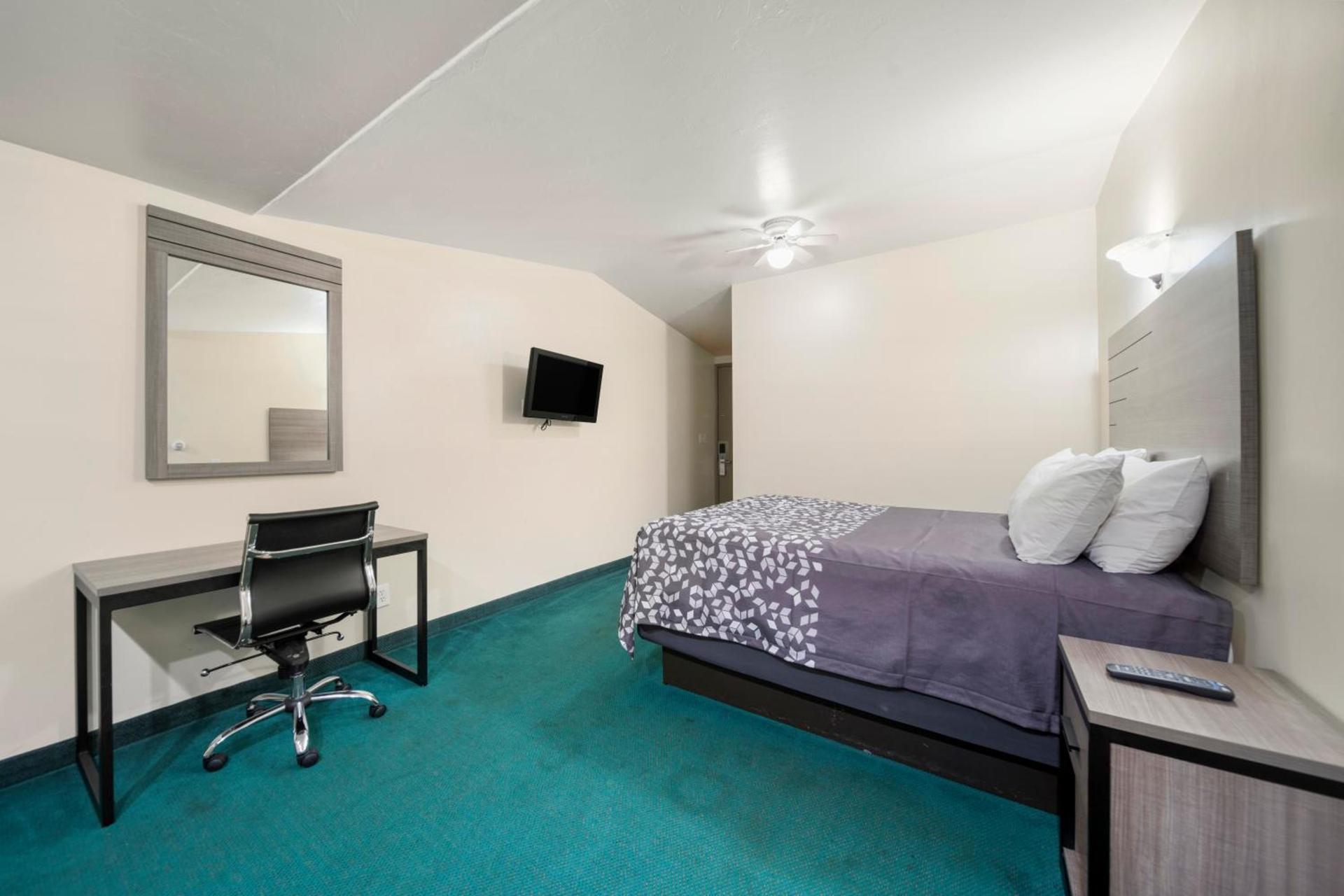 Kingsway Inn photo 60