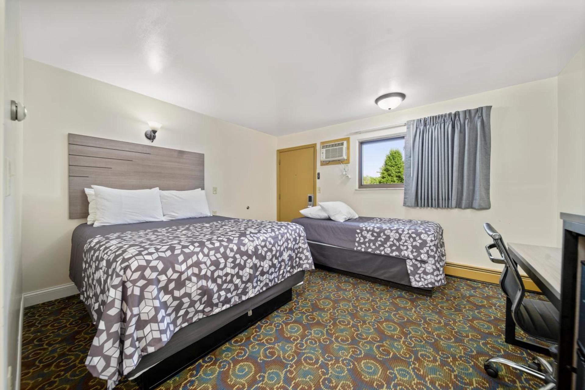 Kingsway Inn photo 62