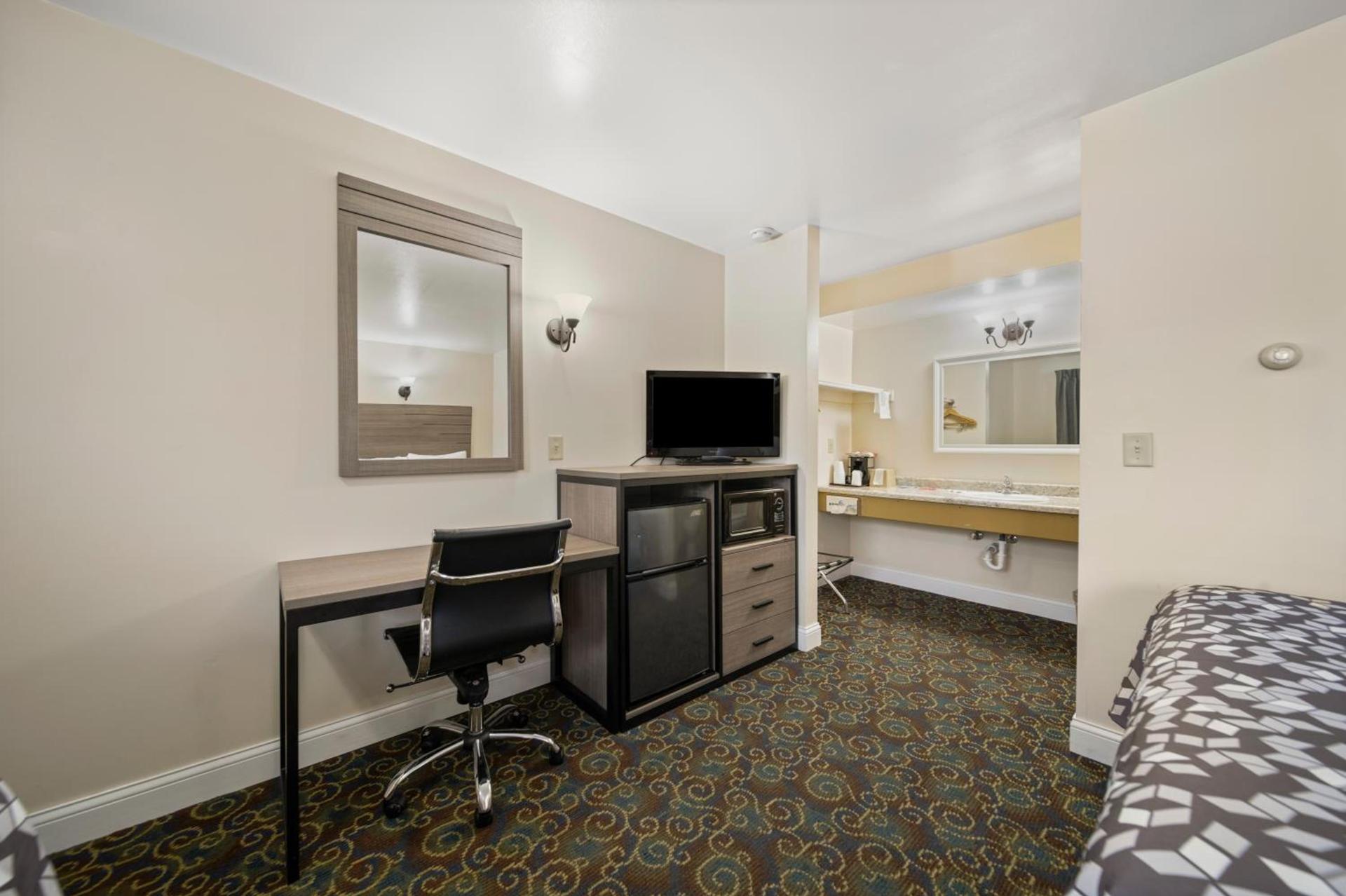 Kingsway Inn photo 69