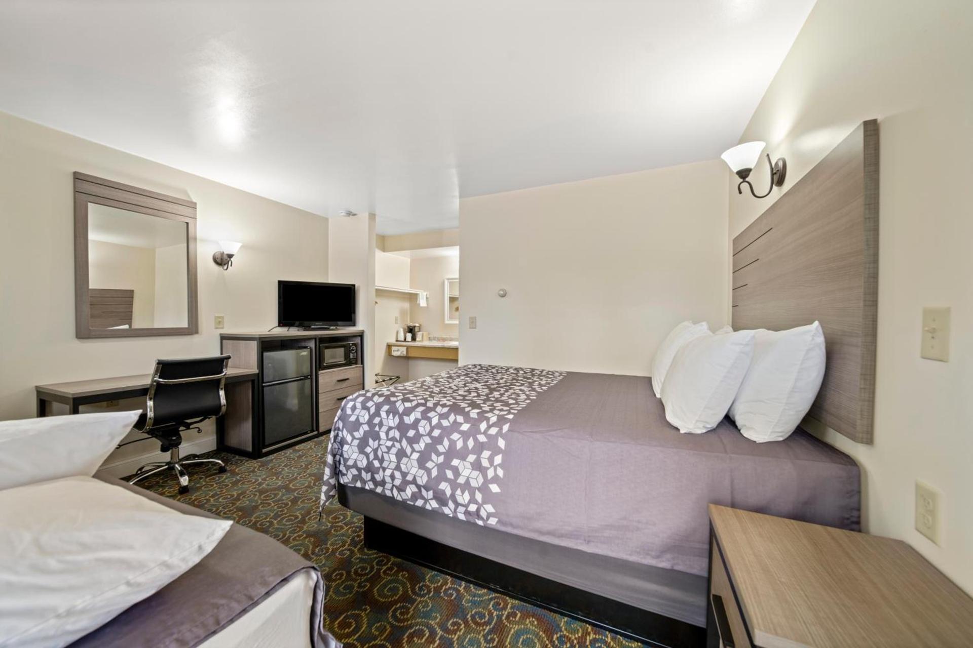 Kingsway Inn photo 67