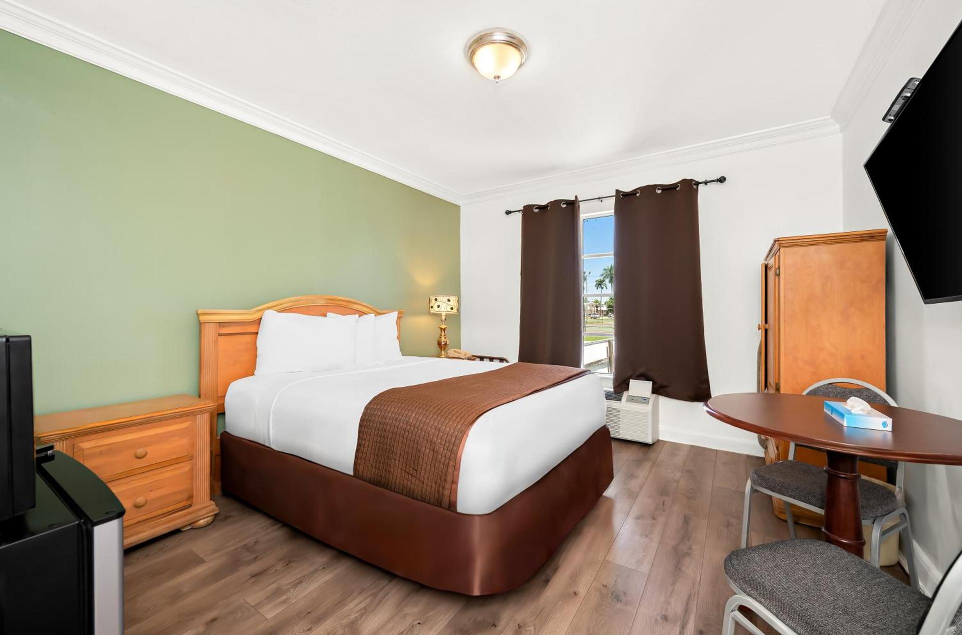 Americas Best Value Inn Historic Clewiston Inn photo 46