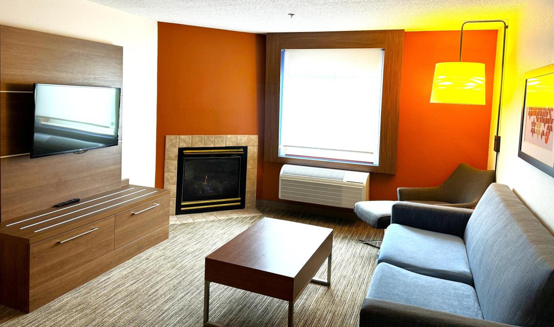 Holiday Inn Express & Suites - Lincoln East - White Mountains by IHG photo 75