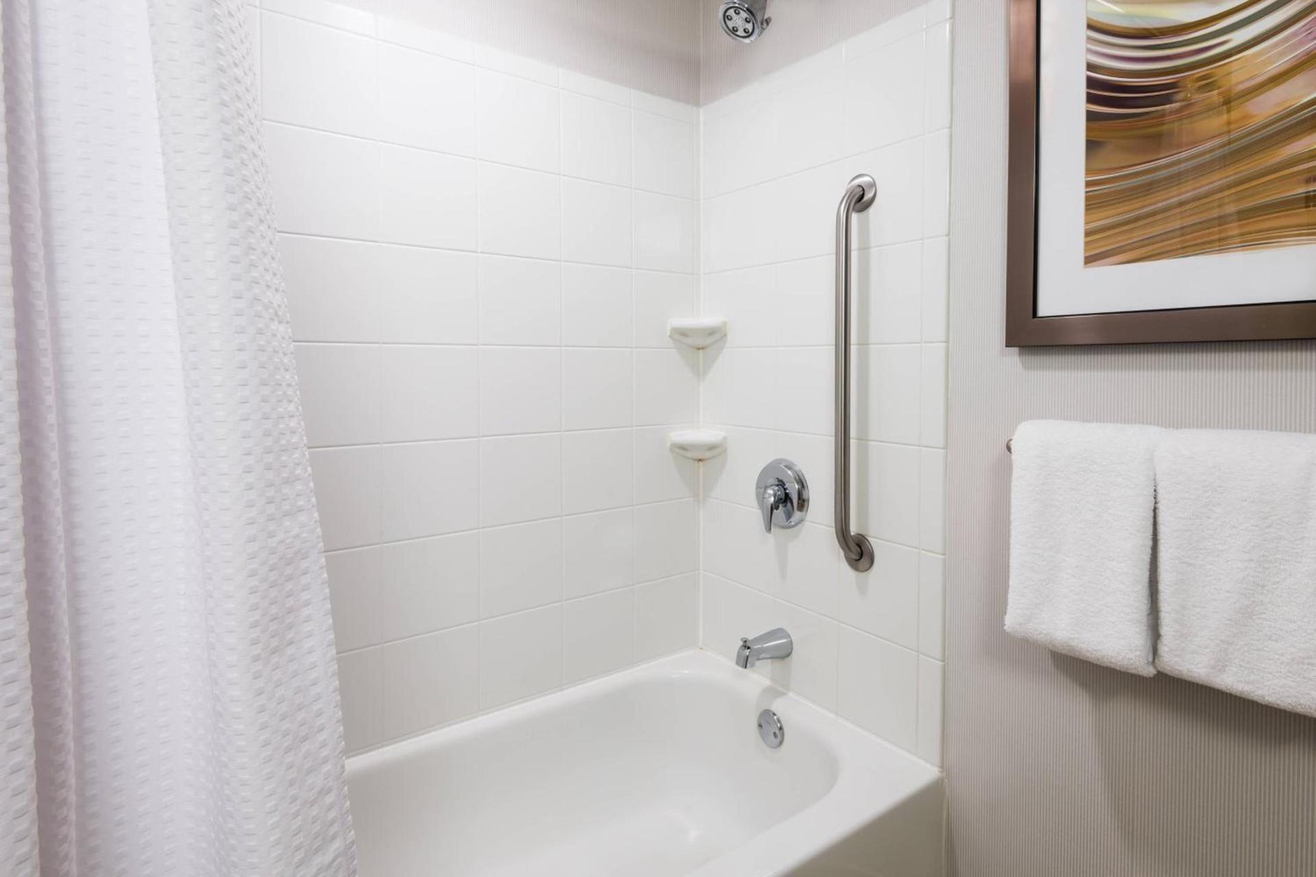 Courtyard by Marriott Providence Lincoln photo 25