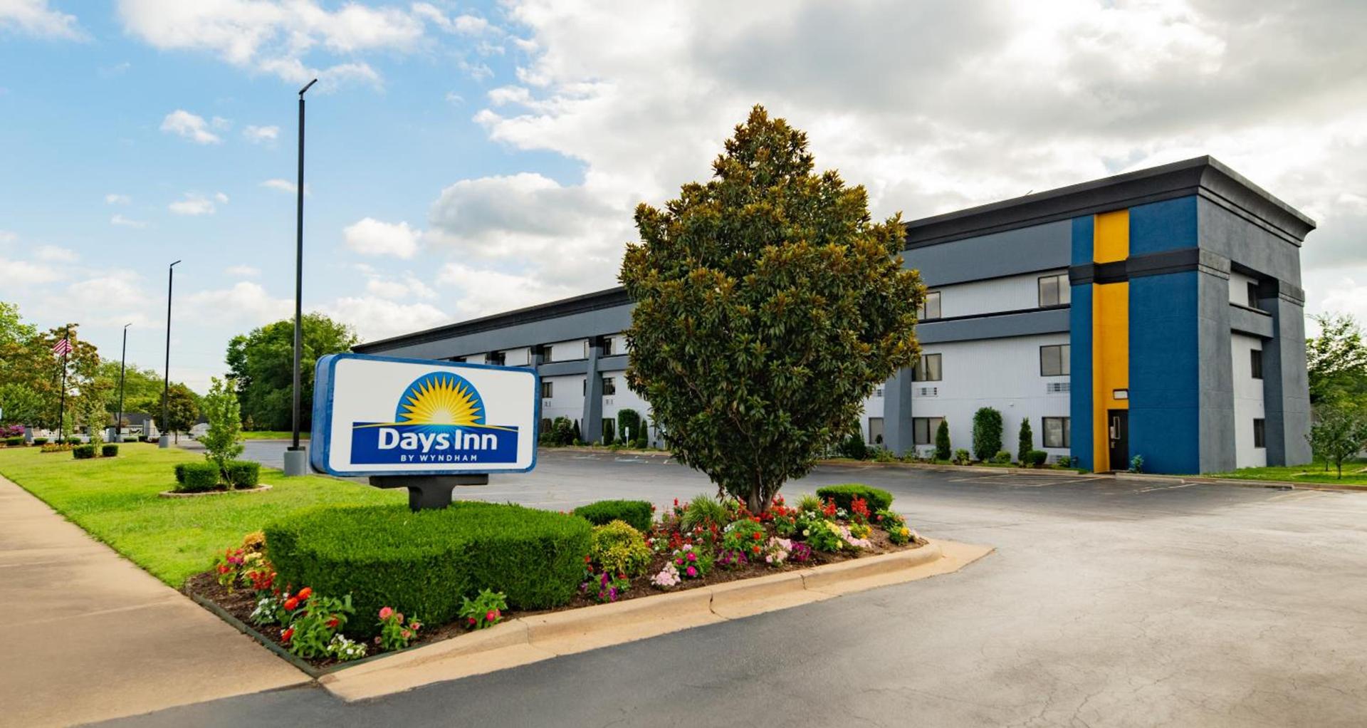 Days Inn by Wyndham Fort Smith photo 29