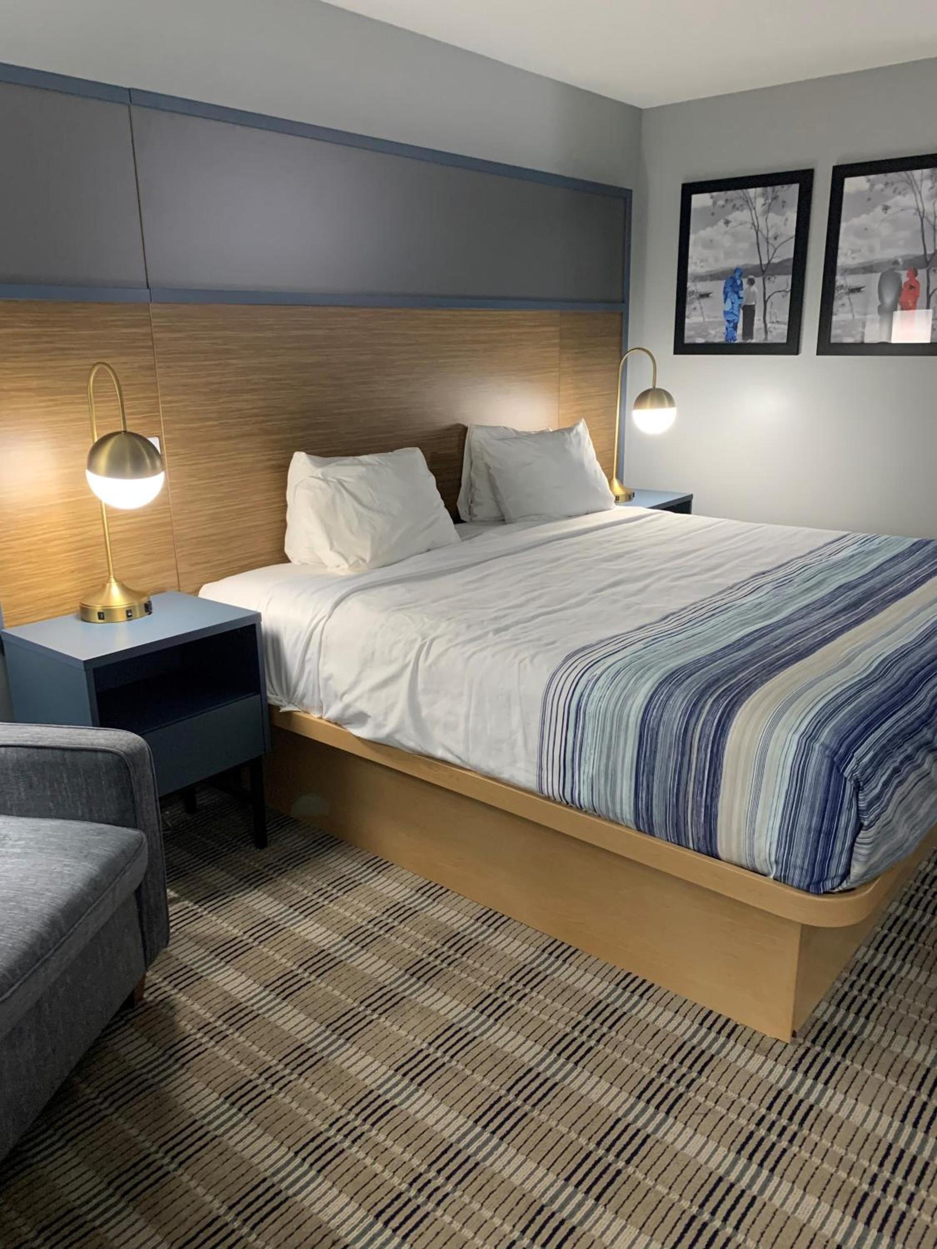AmericInn by Wyndham Marshfield photo 13