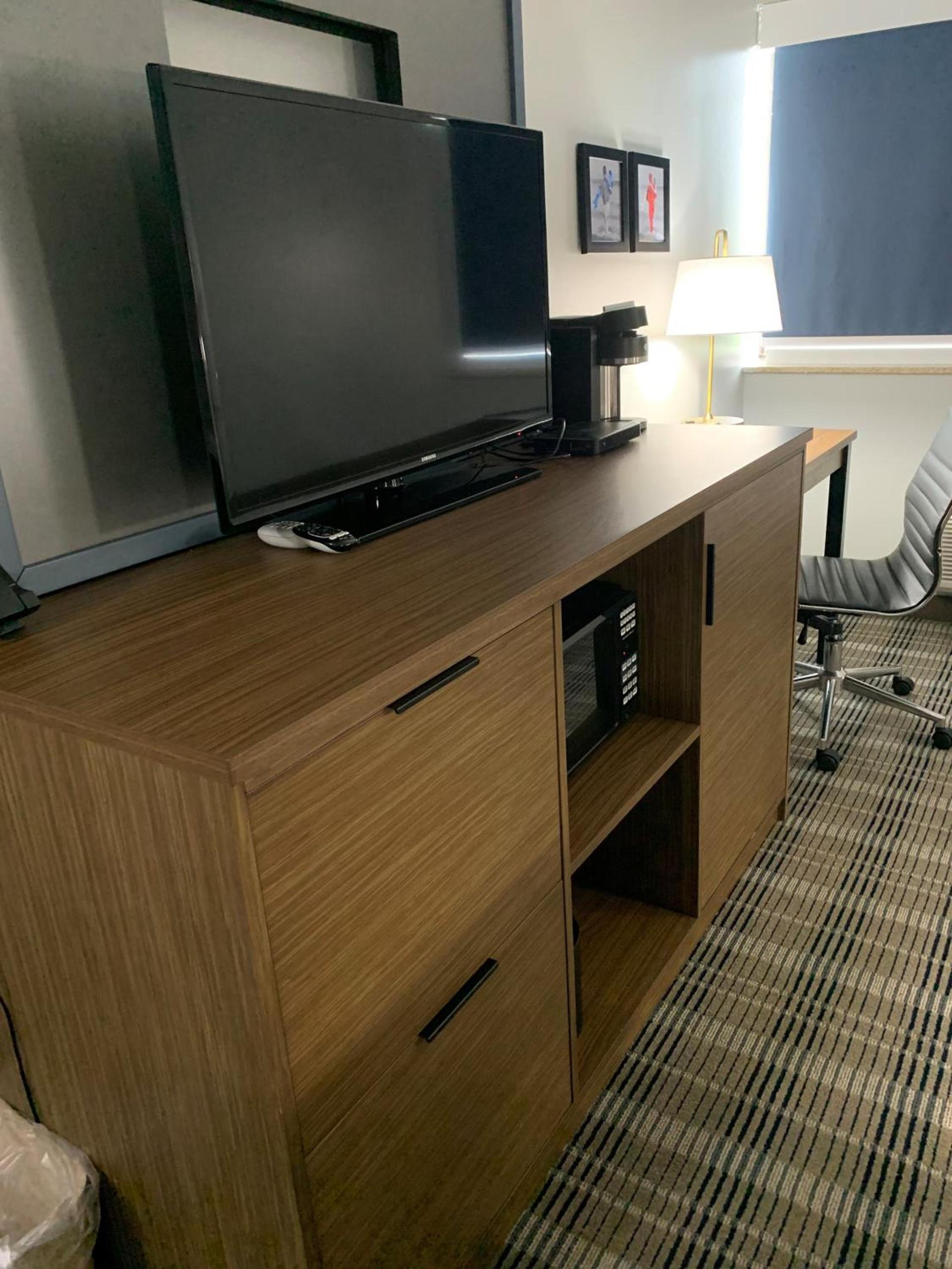 AmericInn by Wyndham Marshfield photo 12
