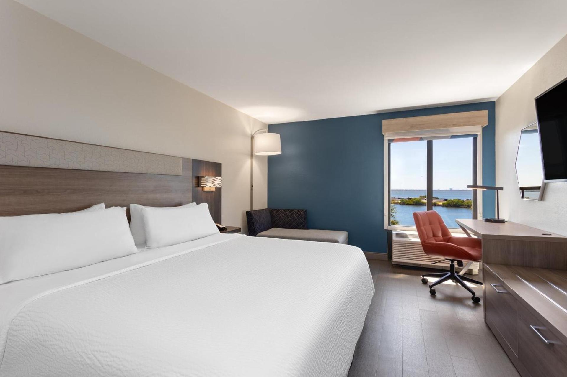 Holiday Inn Express Hotel & Suites Tampa-Rocky Point Island by IHG photo 44