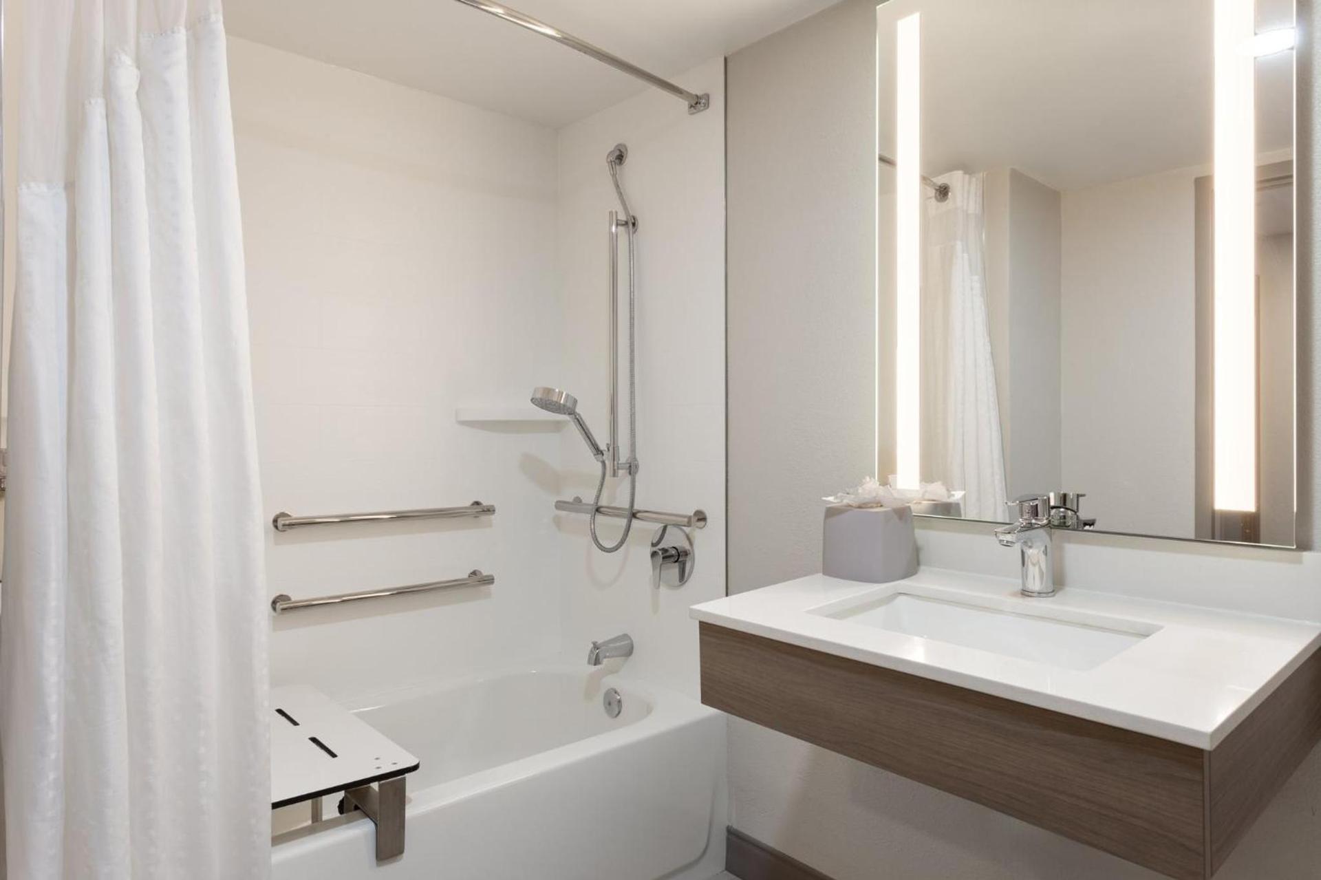 Holiday Inn Express Hotel & Suites Tampa-Rocky Point Island by IHG photo 47