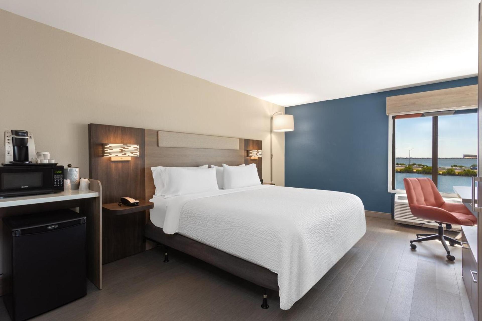 Holiday Inn Express Hotel & Suites Tampa-Rocky Point Island by IHG photo 43