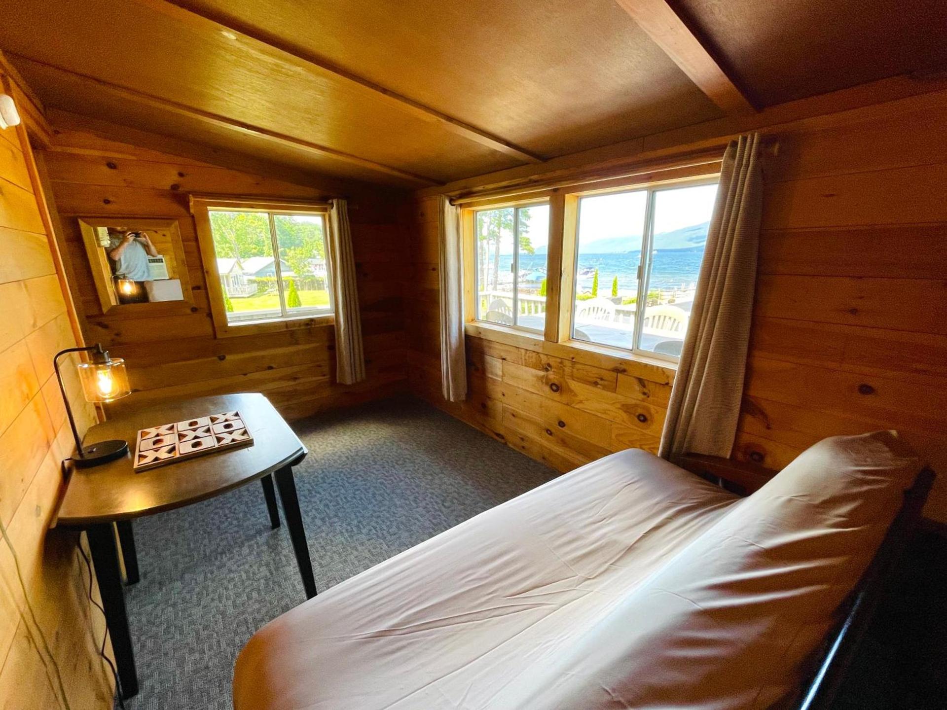 Waters Edge Lodge photo 64