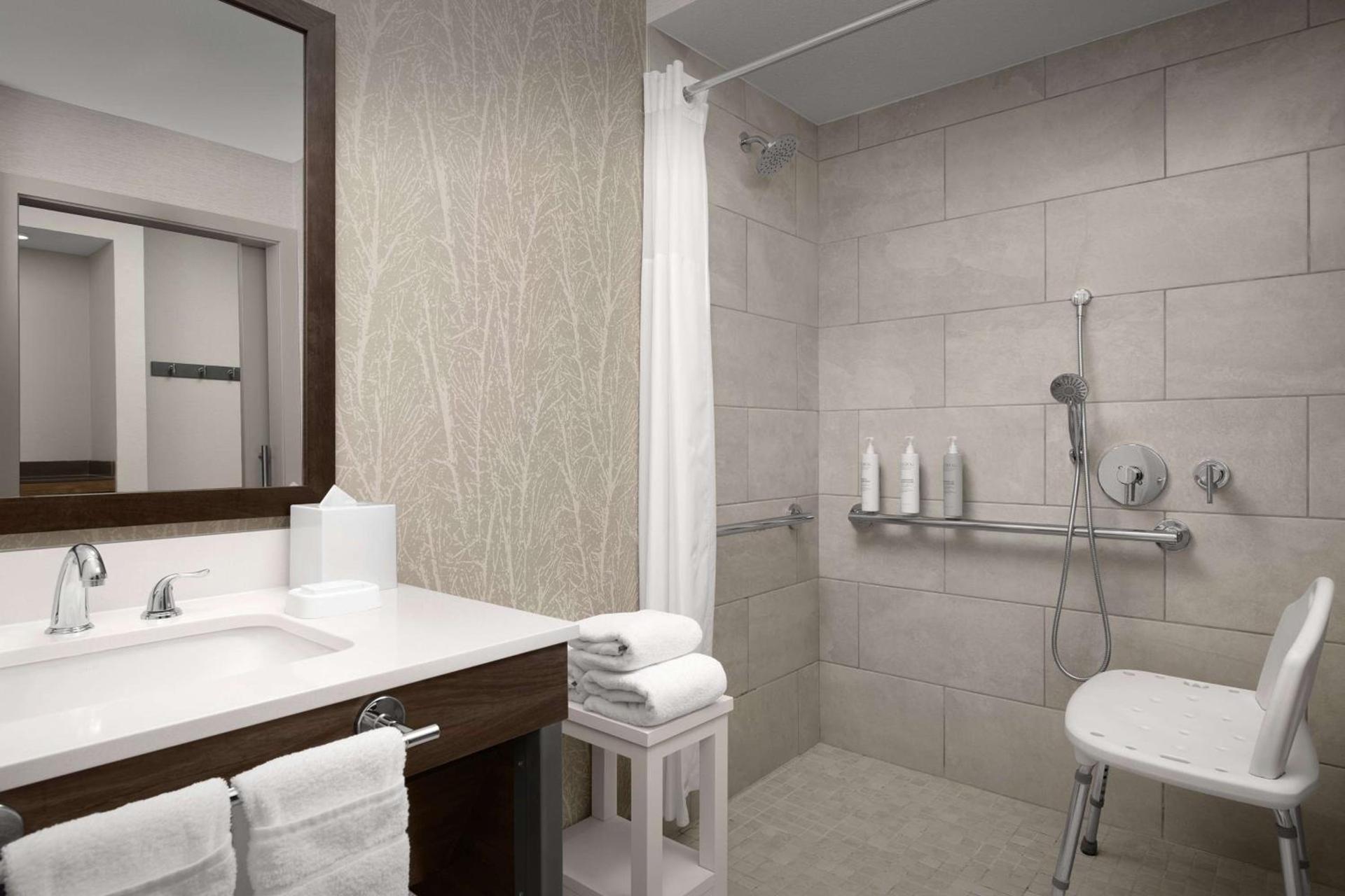 Hampton Inn & Suites Paso Robles photo 20