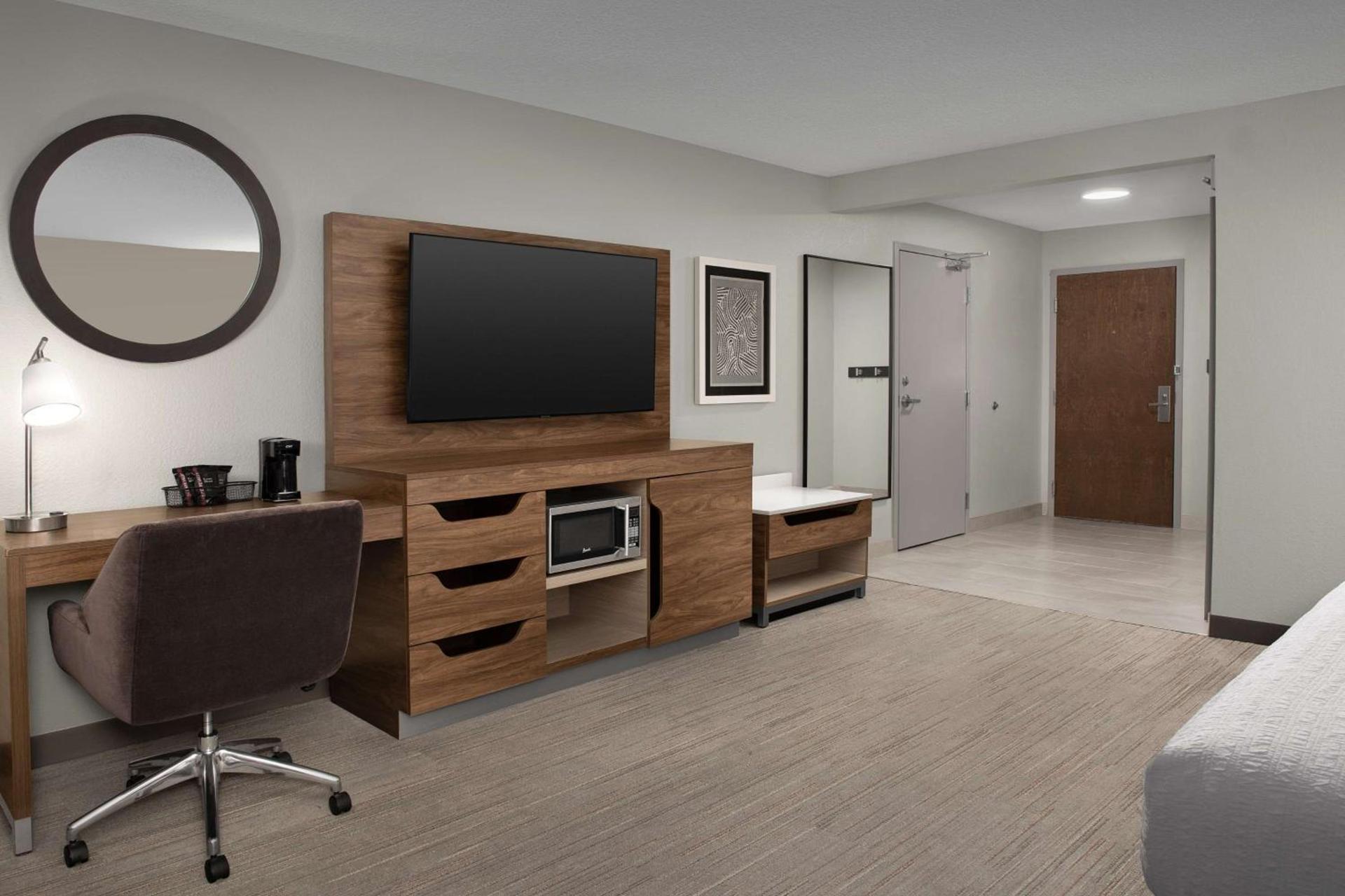 Hampton Inn & Suites Paso Robles photo 35