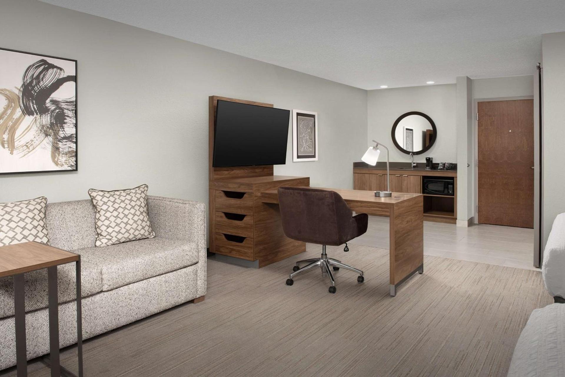 Hampton Inn & Suites Paso Robles photo 29