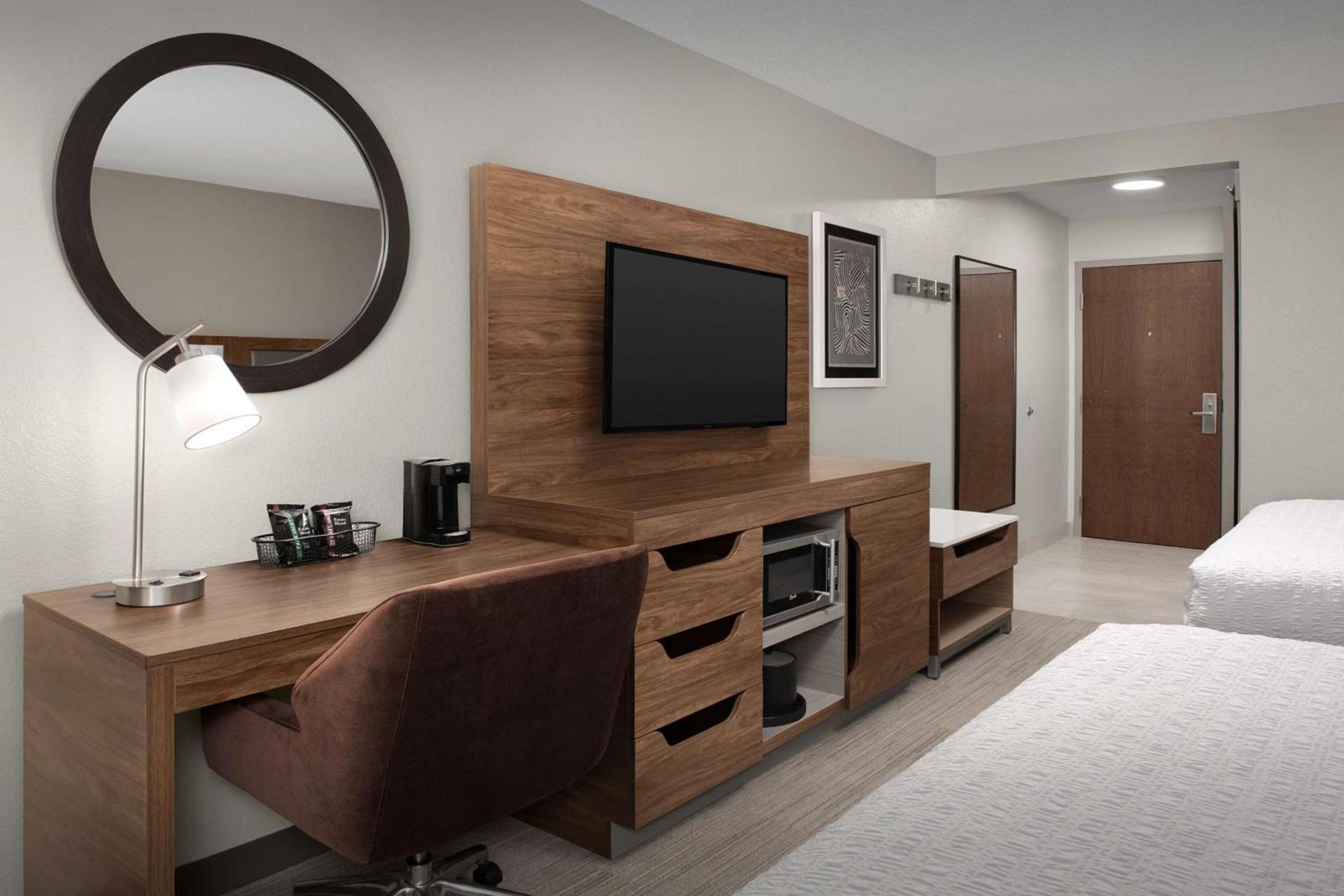 Hampton Inn & Suites Paso Robles photo 36