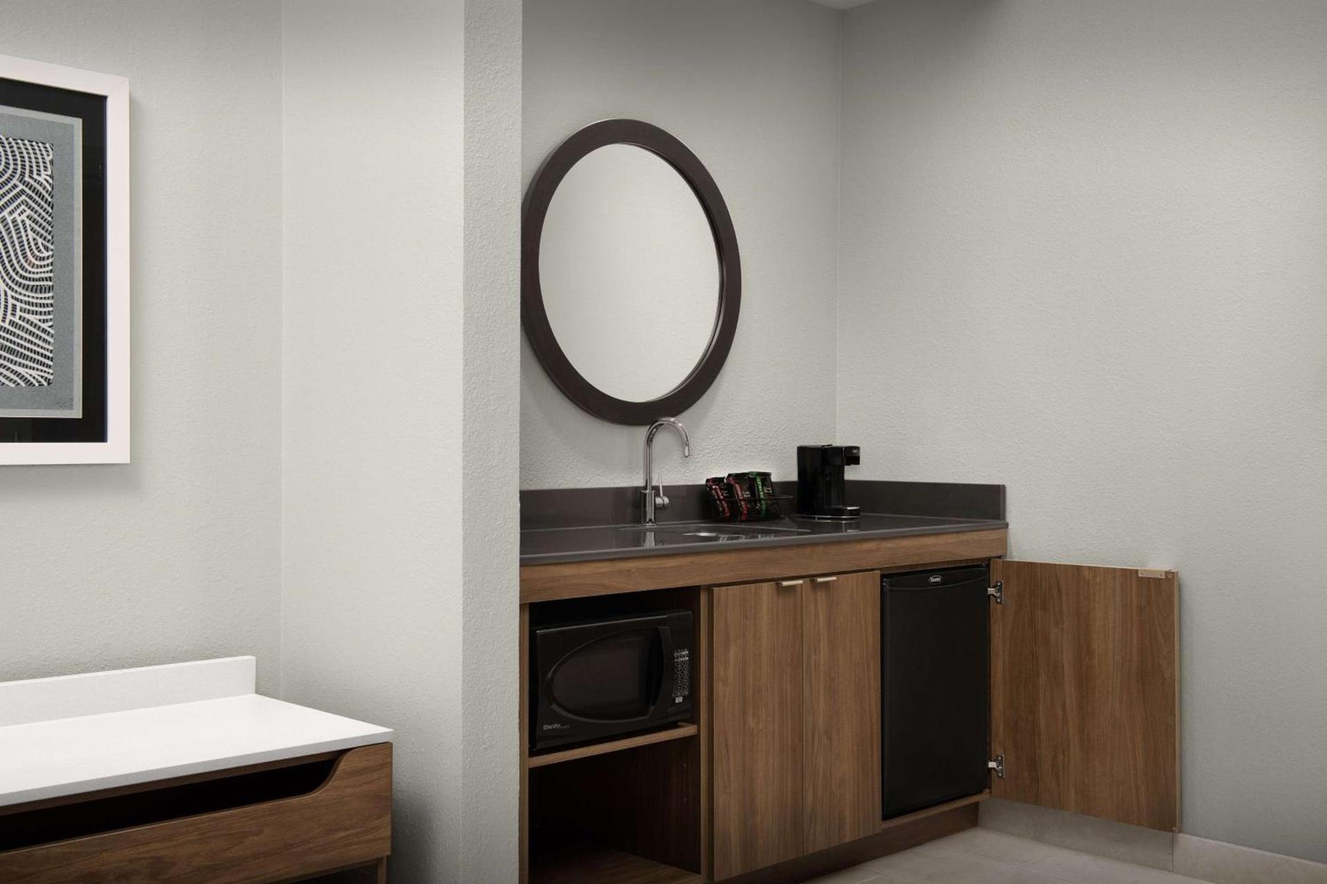 Hampton Inn & Suites Paso Robles photo 24