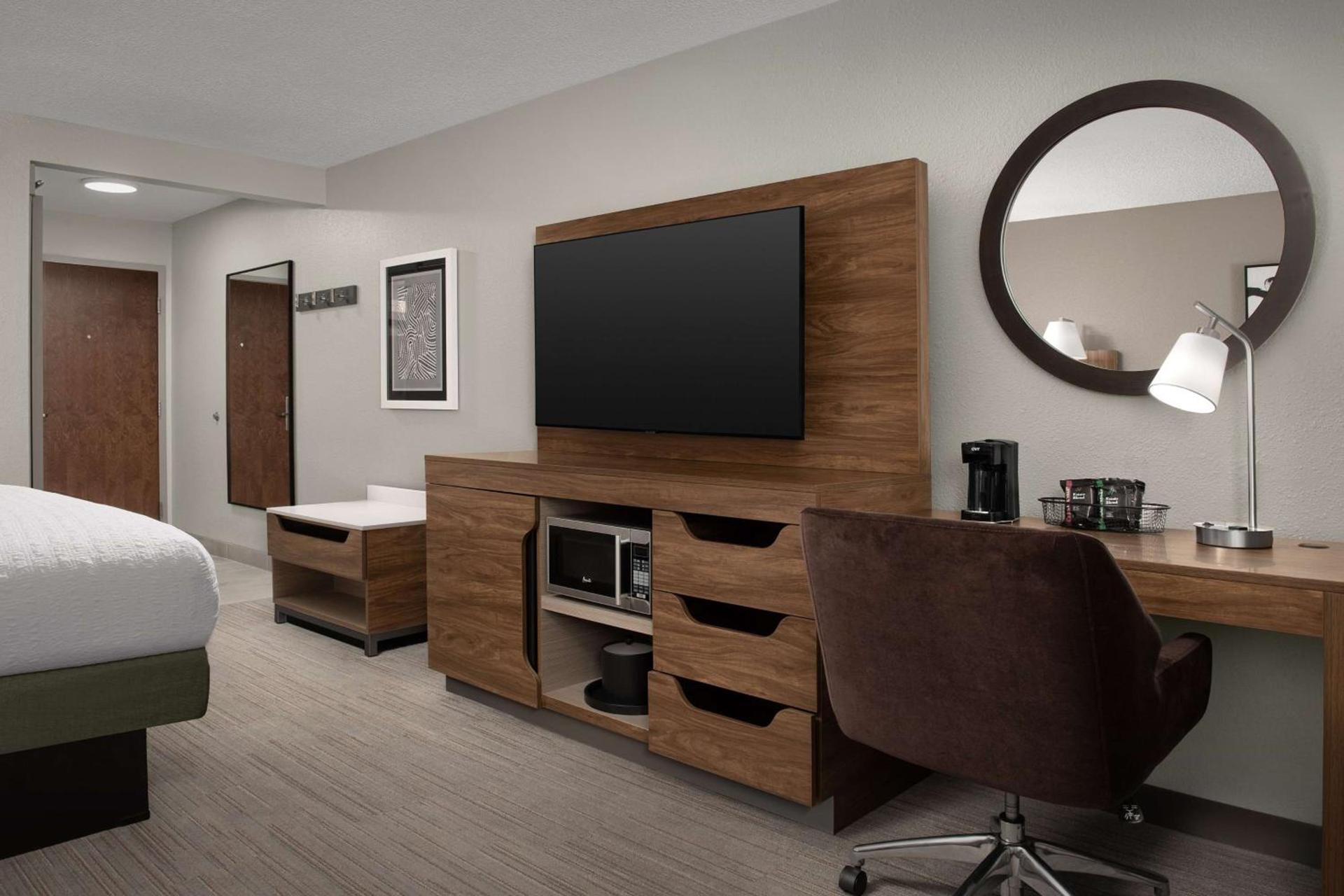Hampton Inn & Suites Paso Robles photo 38