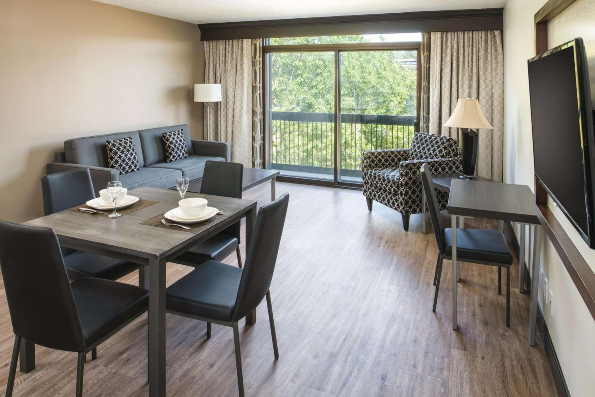 Hilton Bellevue photo 56