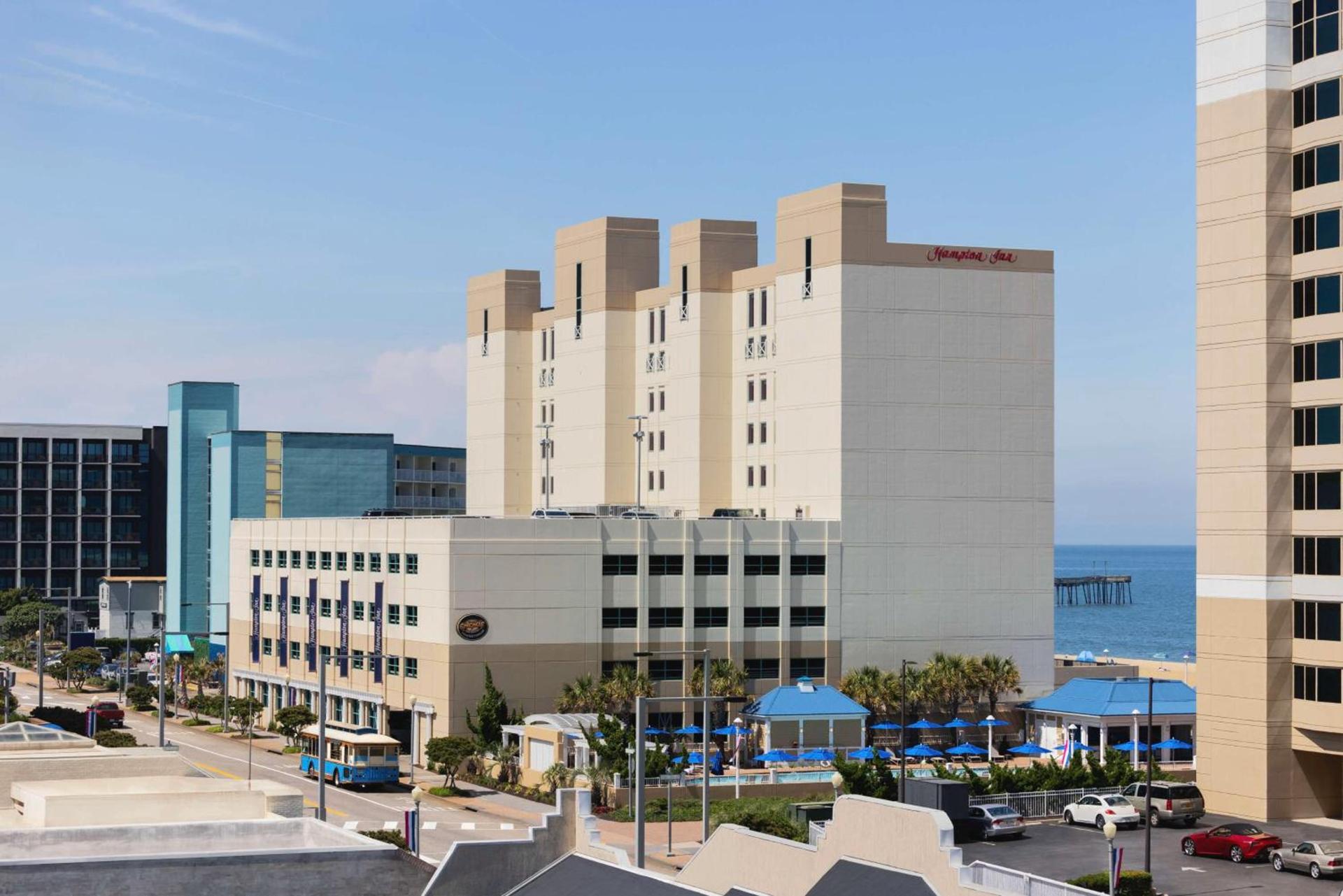 Hampton Inn Virginia Beach-Oceanfront South photo 2