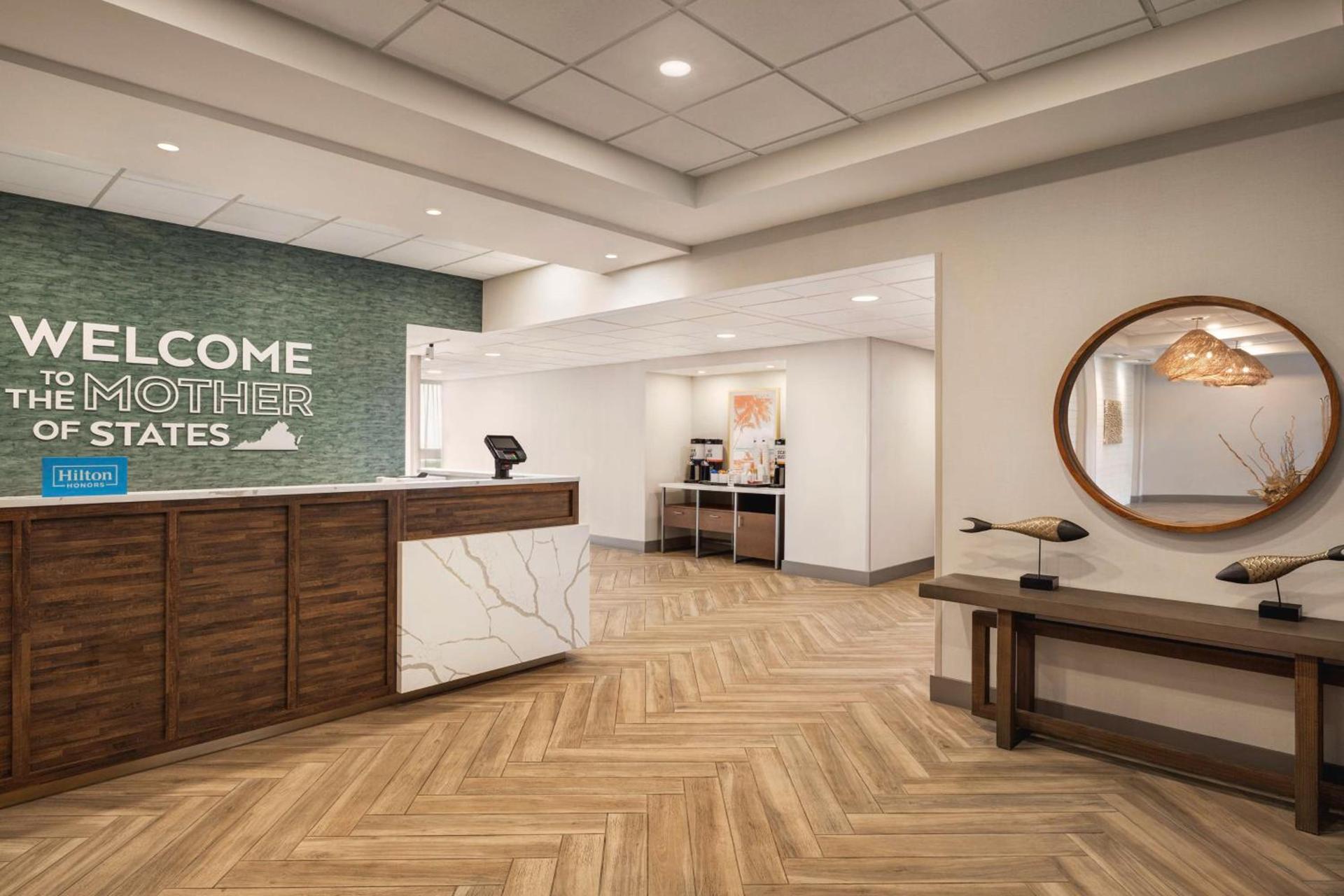 Hampton Inn Virginia Beach-Oceanfront South photo 5