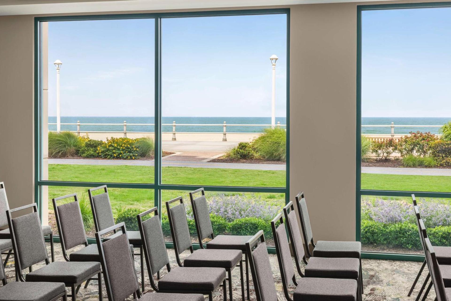 Hampton Inn Virginia Beach-Oceanfront South photo 50
