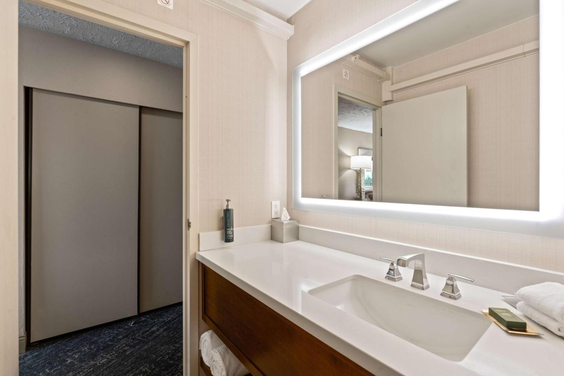 DoubleTree by Hilton Spokane City Center photo 42