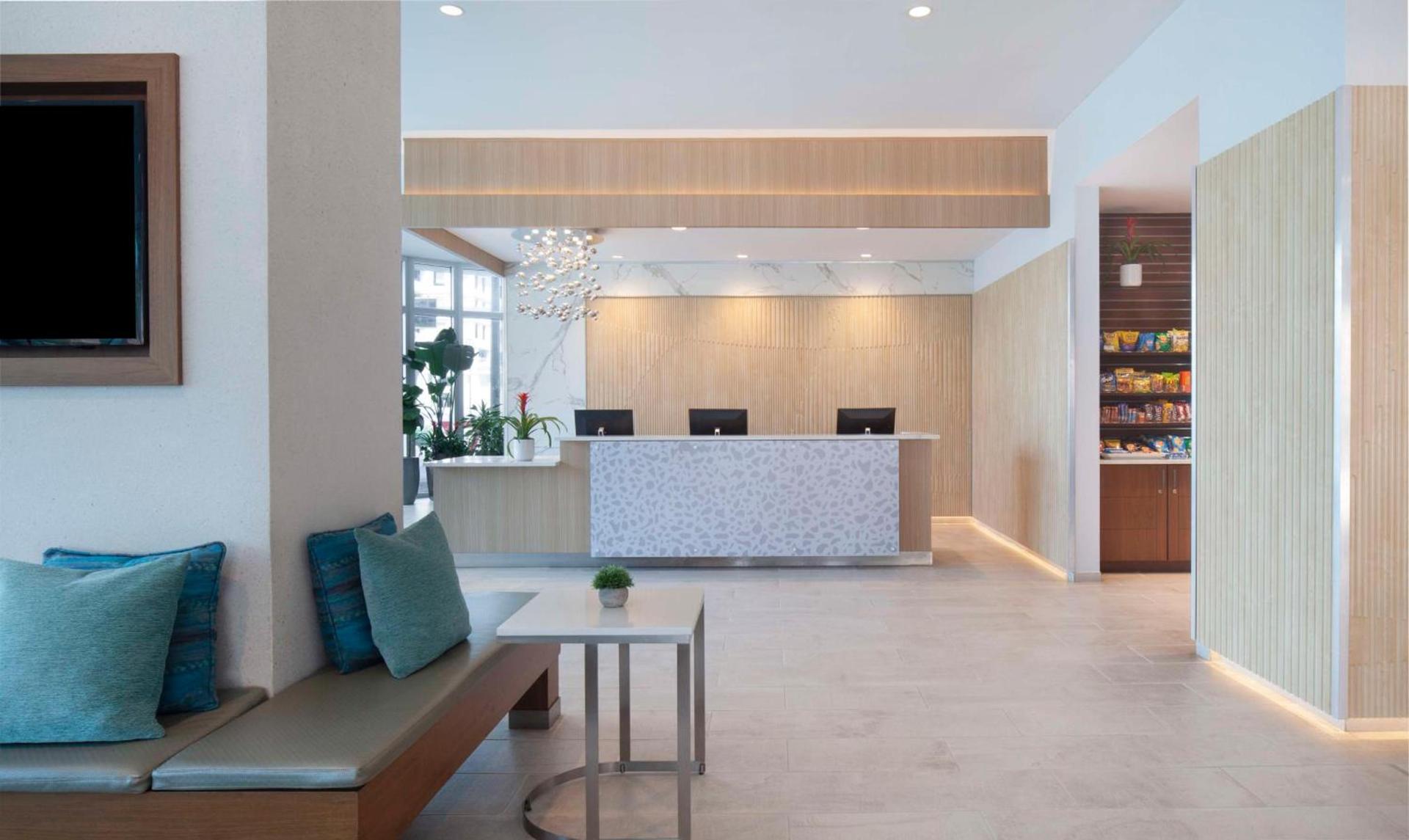 Embassy Suites By Hilton Sarasota photo 4
