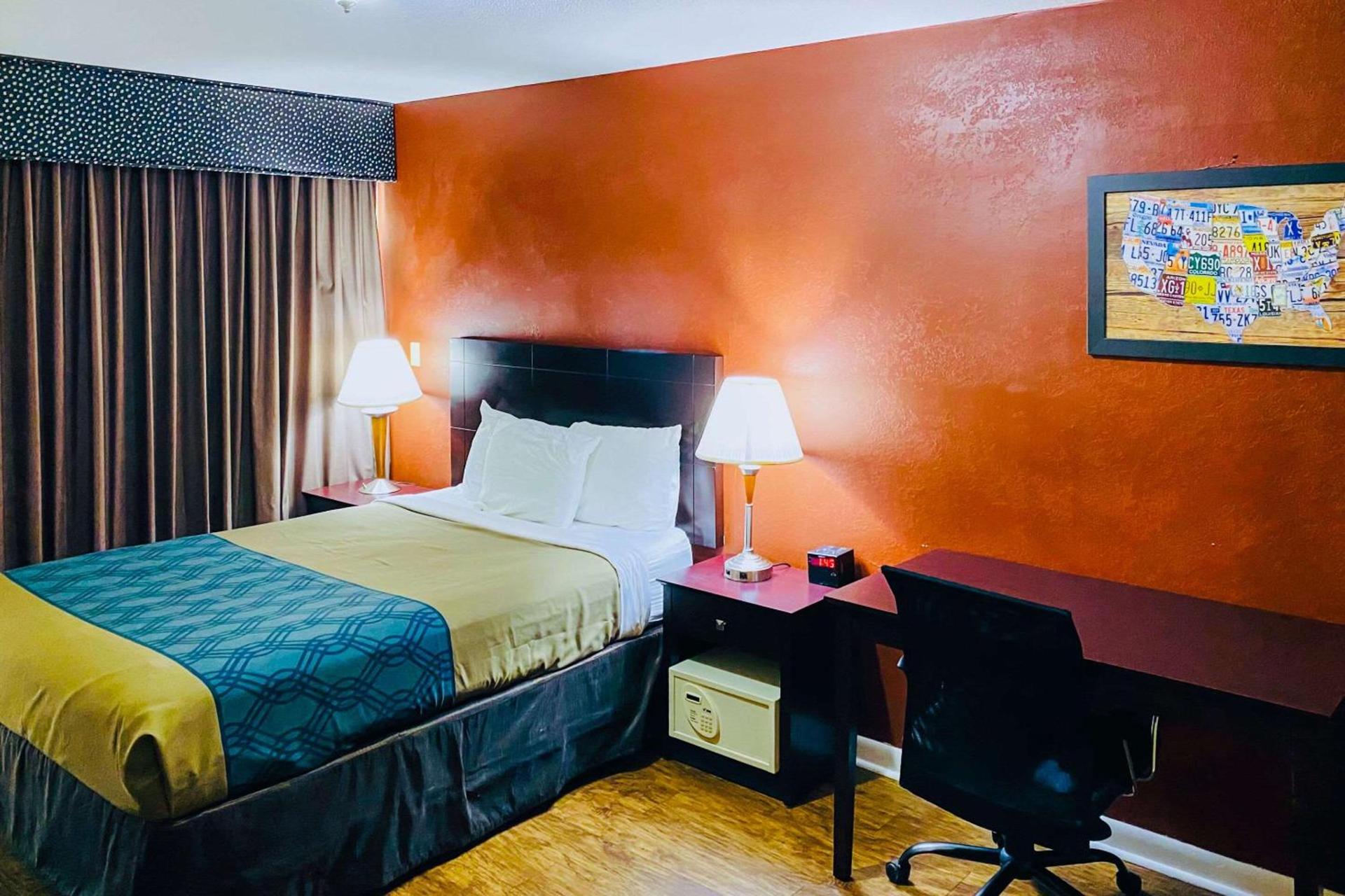 Econo Lodge Inn & Suites Old Saybrook - Westbrook photo 13