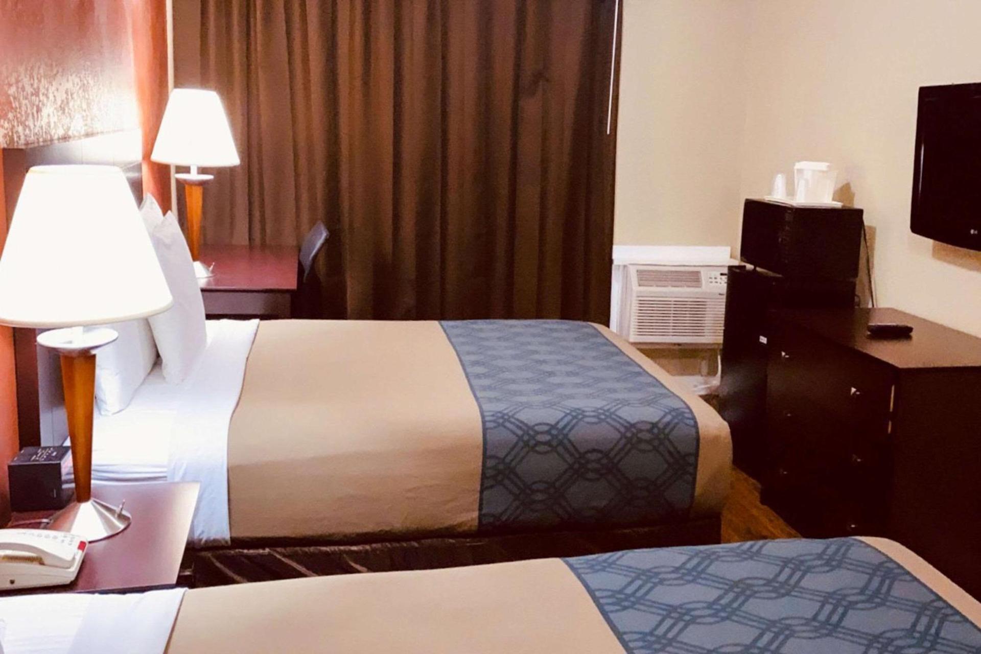 Econo Lodge Inn & Suites Old Saybrook - Westbrook photo 23