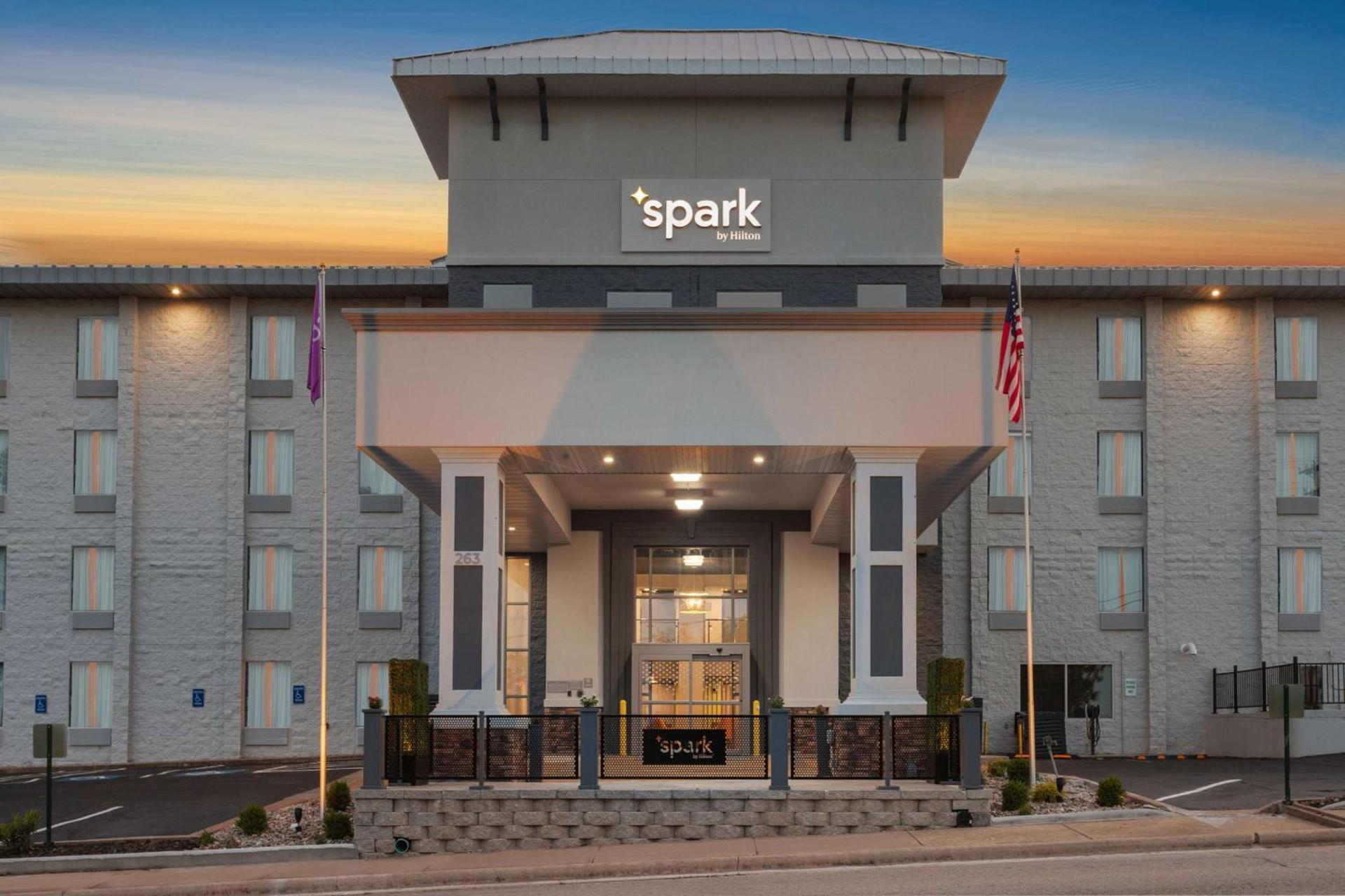 Spark By Hilton Branson Meadows photo 2