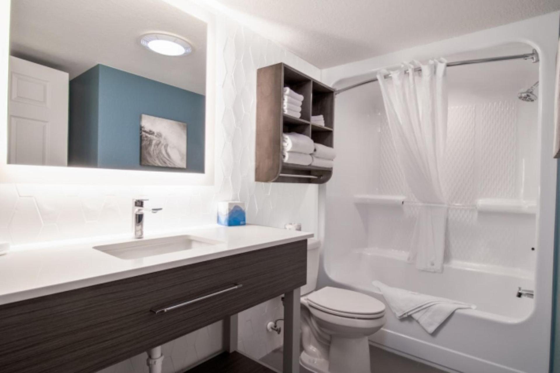 Breakers Resort Hotel photo 90