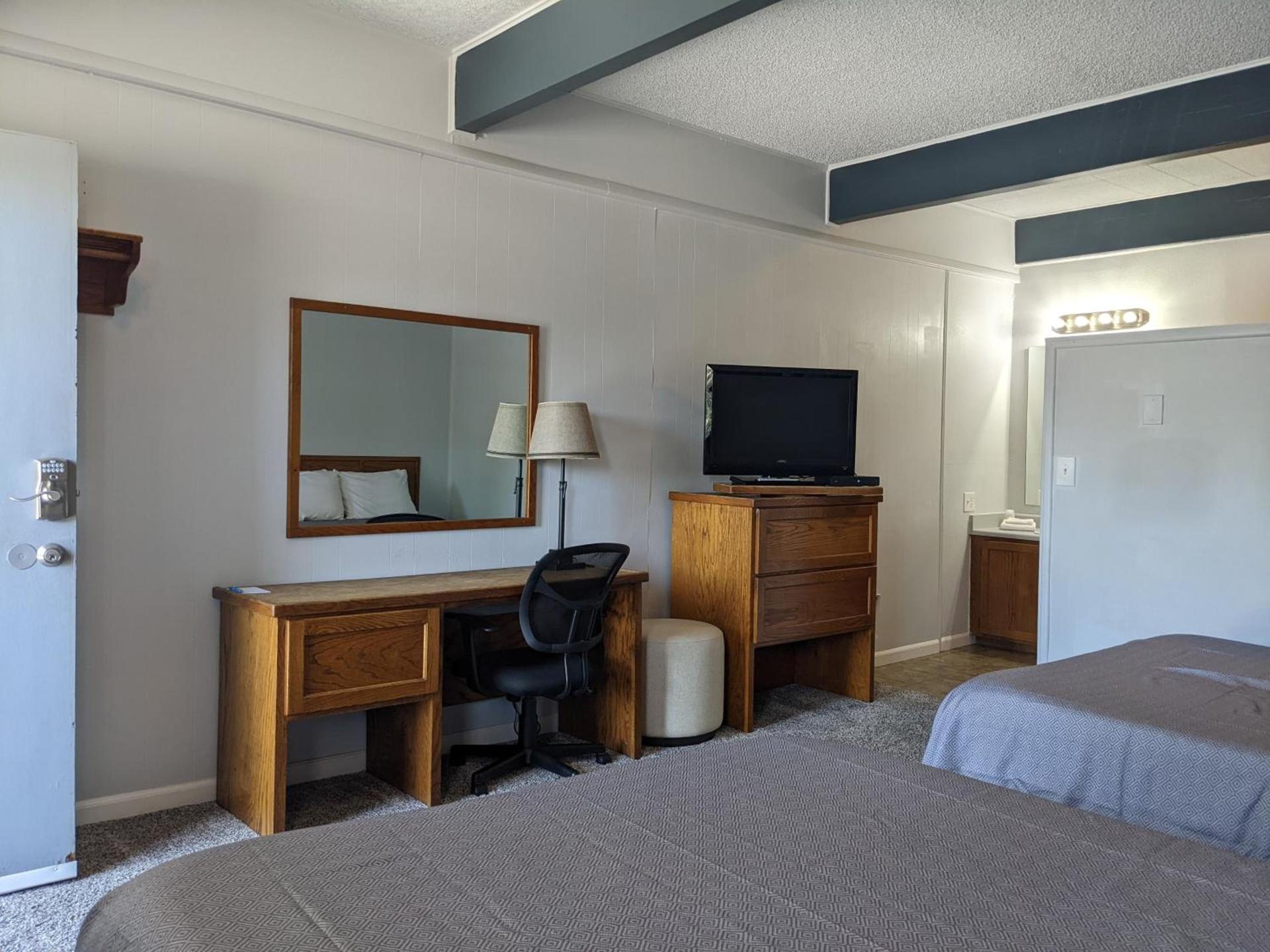The Oakwood Inn photo 6