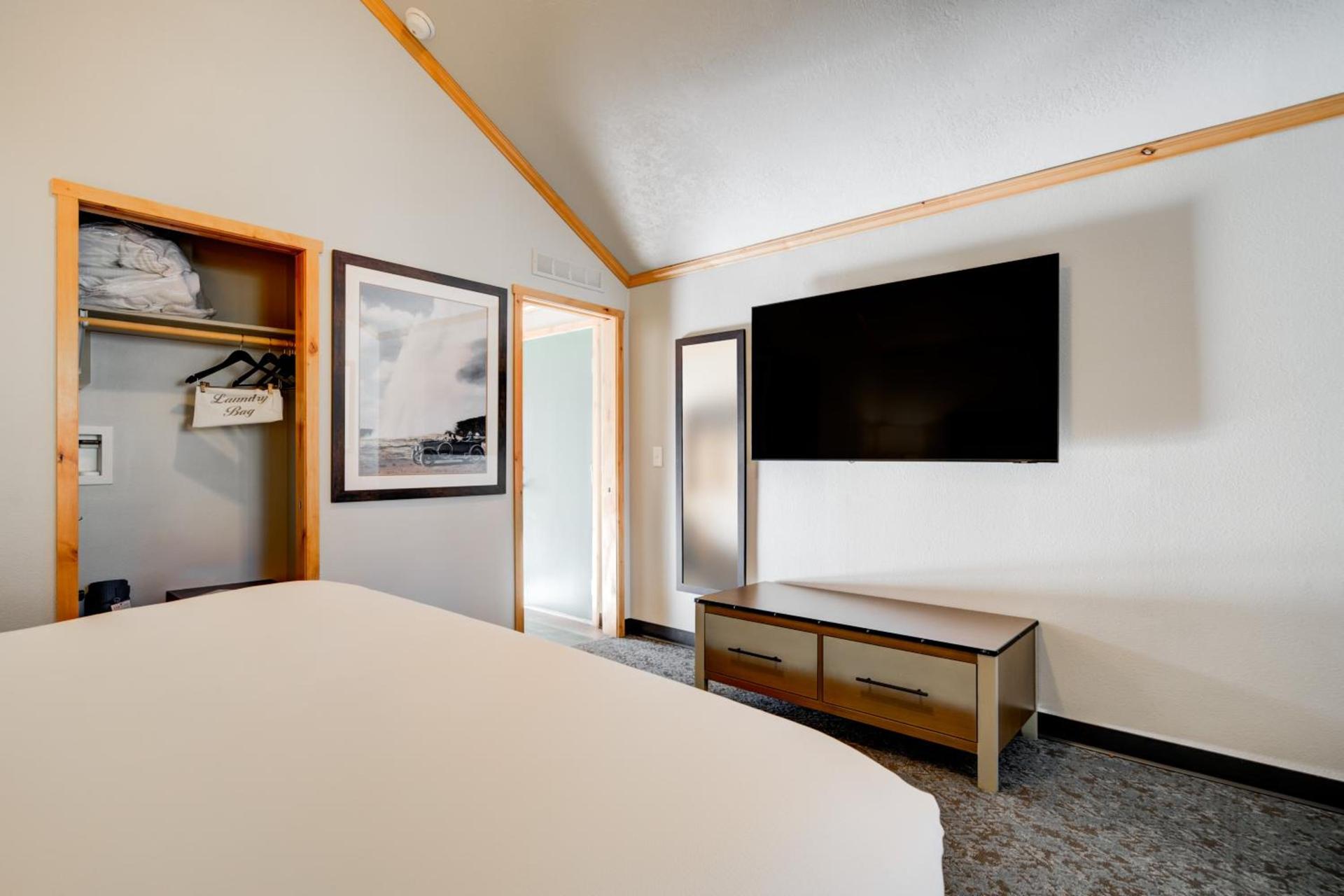 Explorer Cabins at Yellowstone photo 60